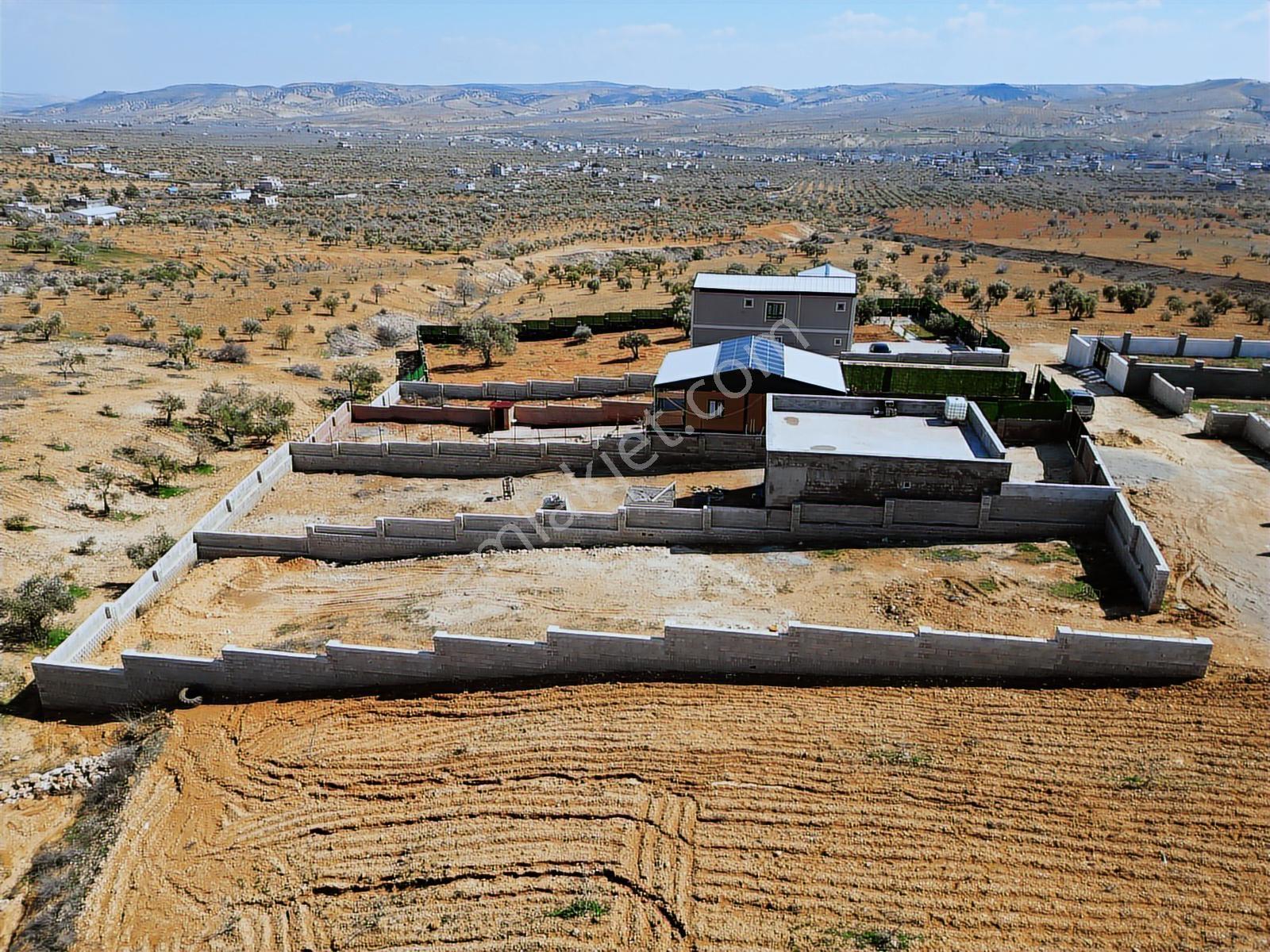 Şehitkamil Aşağıarıl Duvar Örülü, Kuyu, Yol, Manzaralı 685 M2