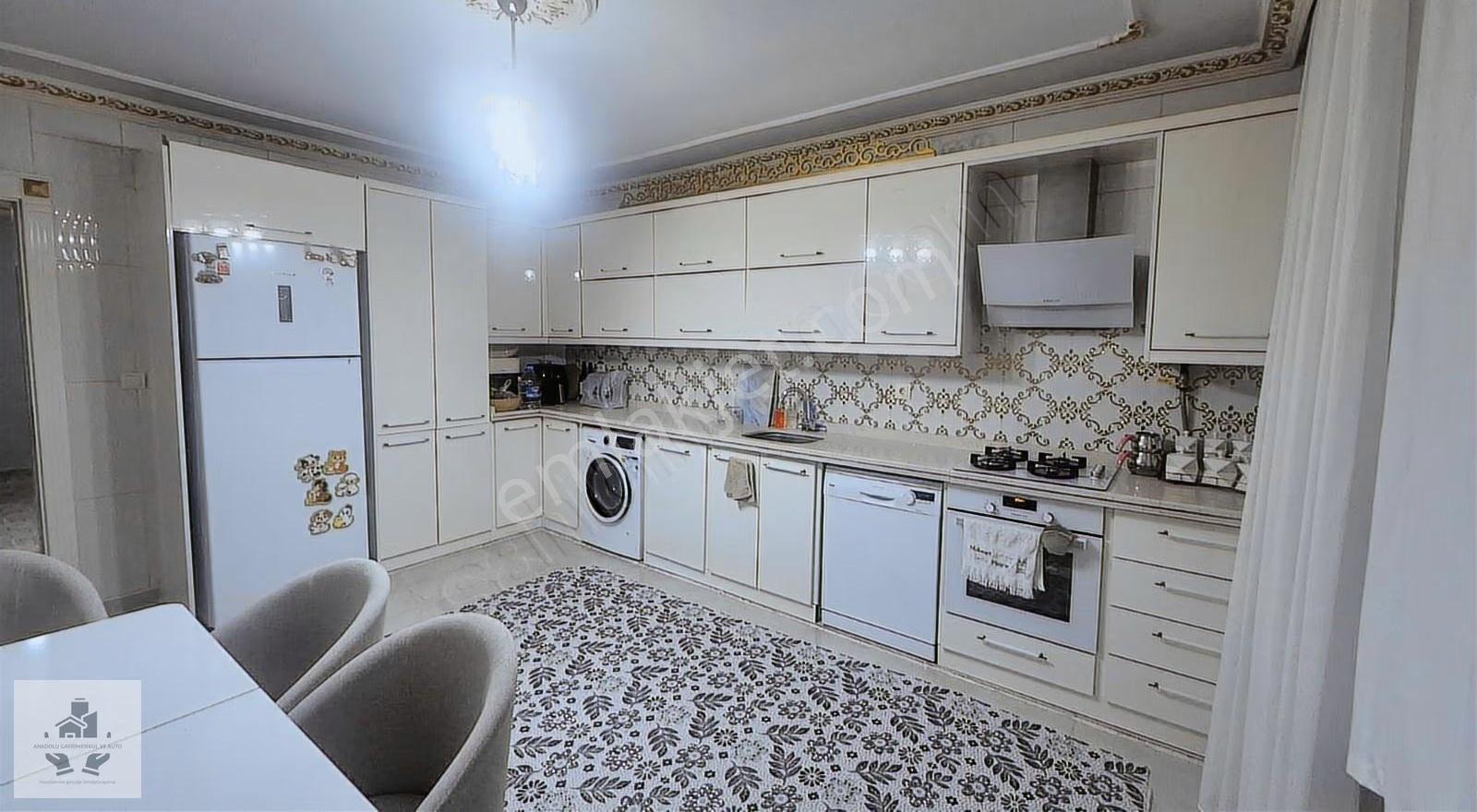 Güneş Mahallesinde Satlık 3 Katlı Müstakil Ev - Görsel 9