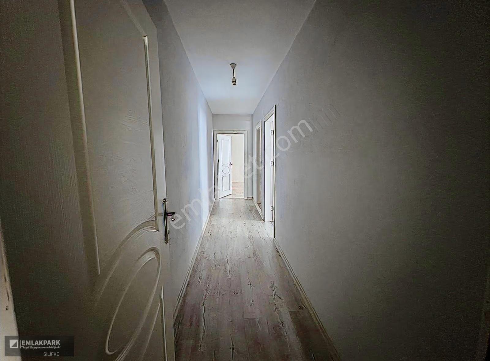 Emlakparkdan Silifke Atik Mahallesinde Kiralık 5+1 Daire - Görsel 15