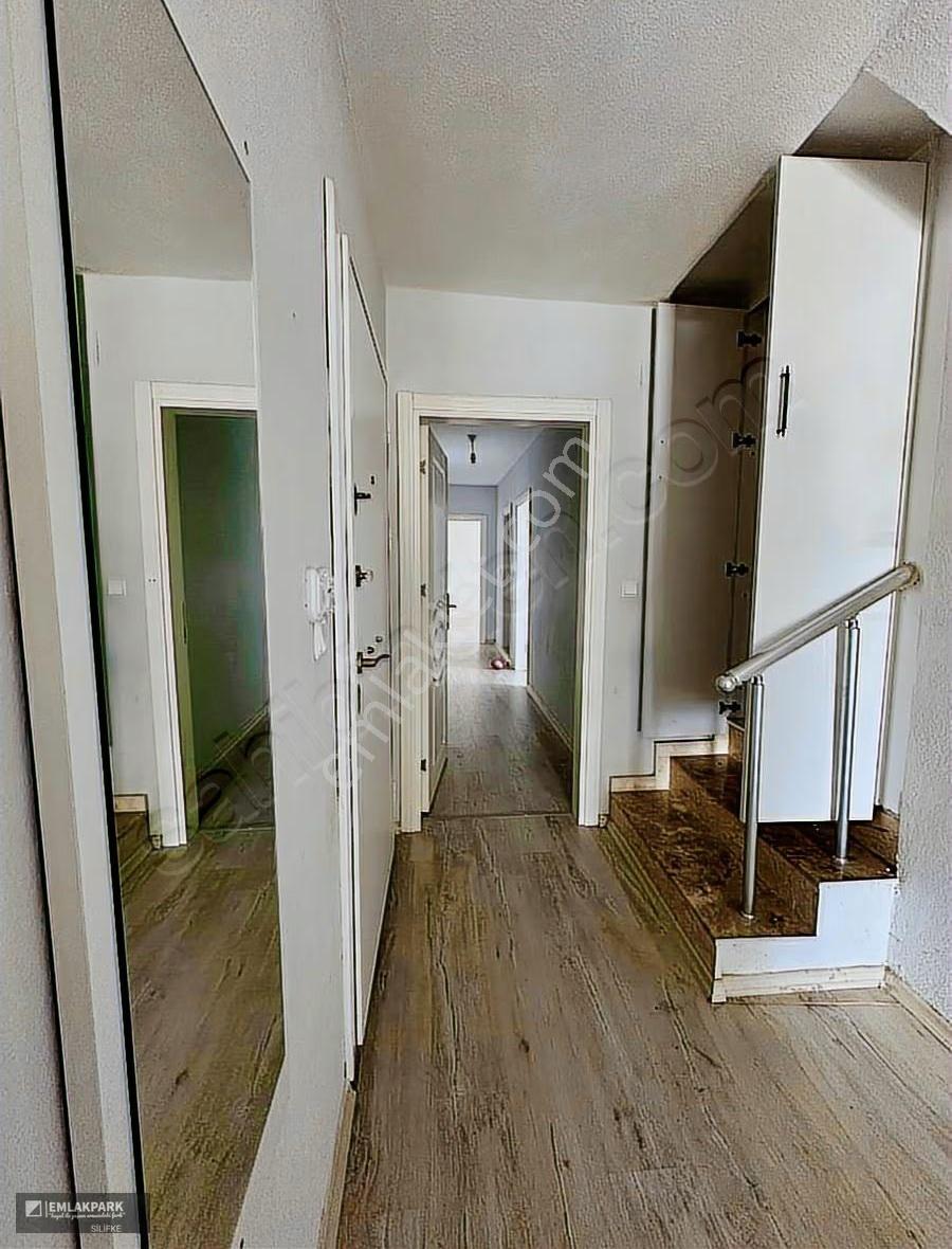 Emlakparkdan Silifke Atik Mahallesinde Kiralık 5+1 Daire - Görsel 16