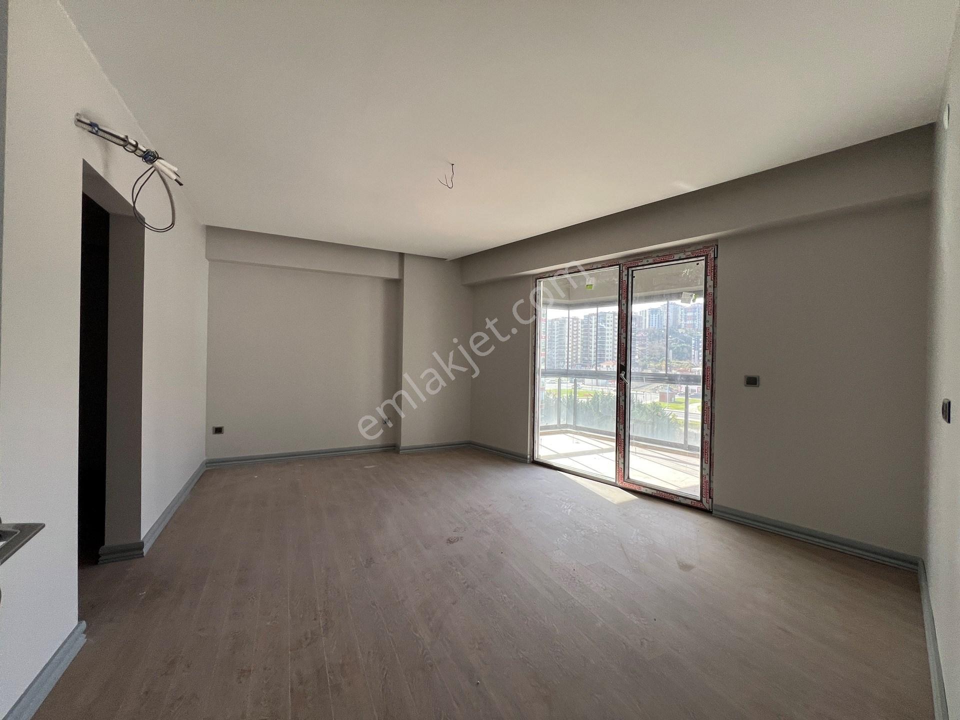 Trabzon Yalıncak'da Ki̇ralik 4+1 Sifir Dai̇re, Deni̇z Manzarali, Lüks Si̇te İçi̇nde - Görsel 24