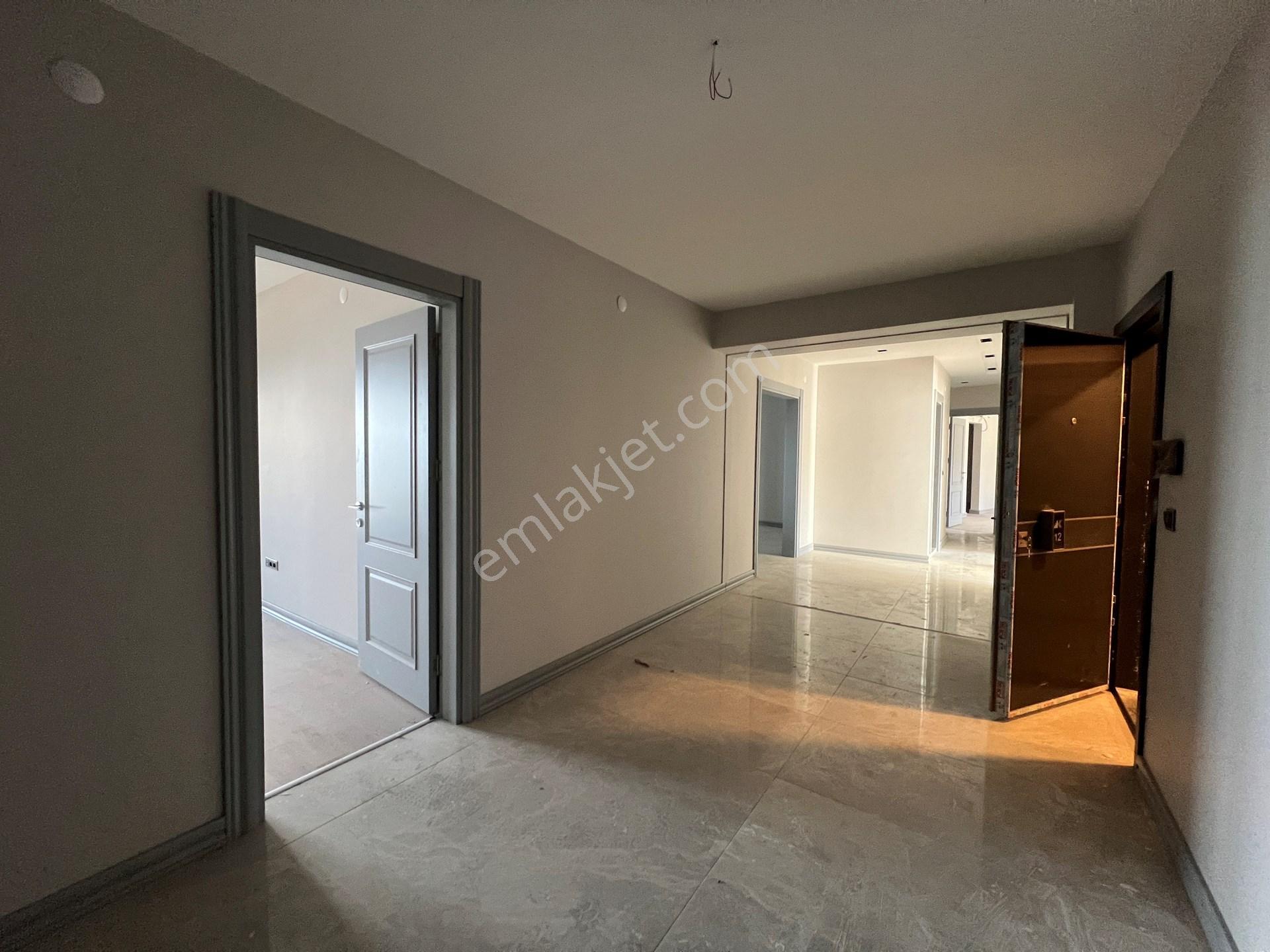 Trabzon Yalıncak'da Ki̇ralik 4+1 Sifir Dai̇re, Deni̇z Manzarali, Lüks Si̇te İçi̇nde - Görsel 5