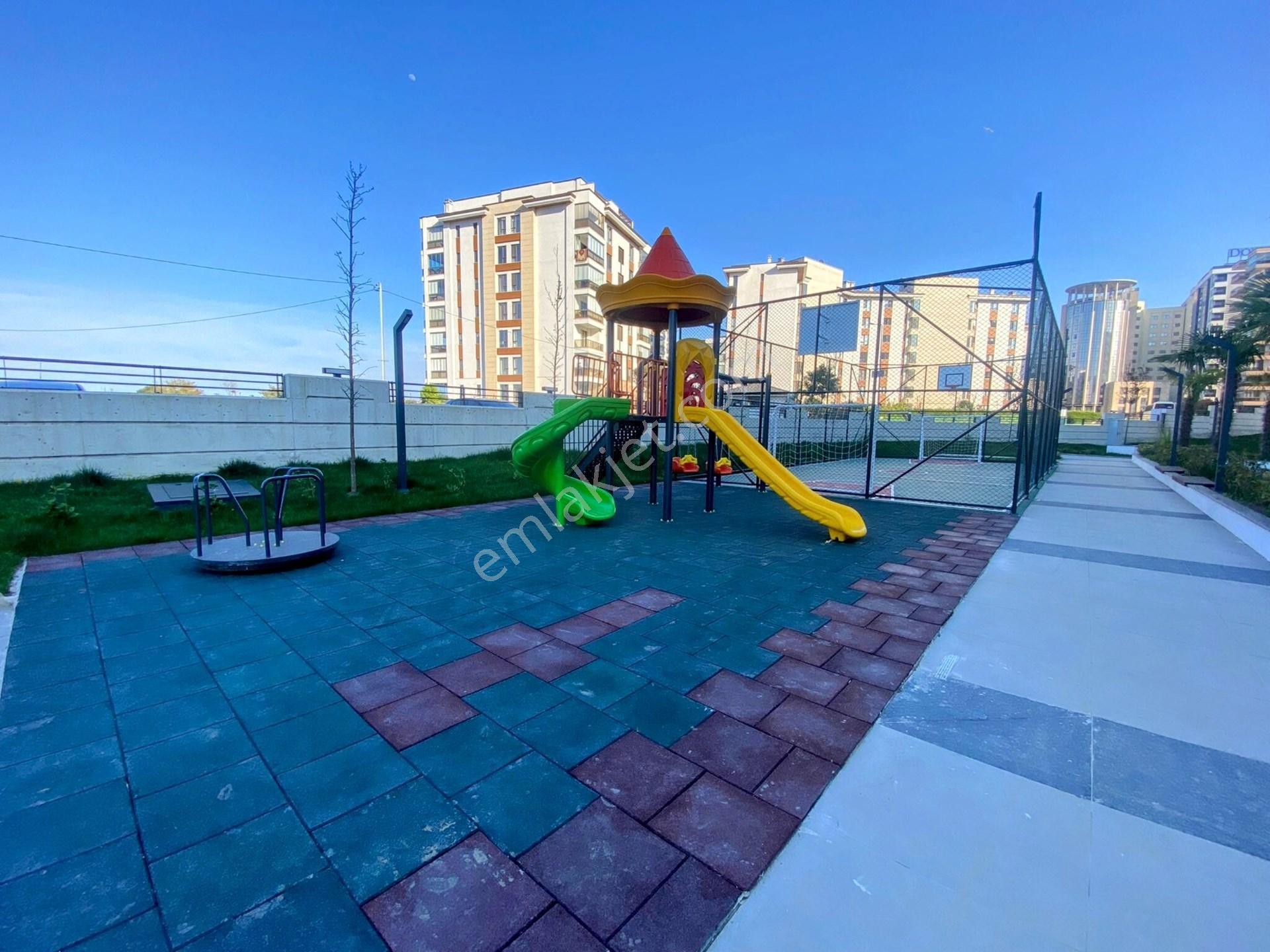 Trabzon Yalıncak'da Ki̇ralik 4+1 Sifir Dai̇re, Deni̇z Manzarali, Lüks Si̇te İçi̇nde - Görsel 34