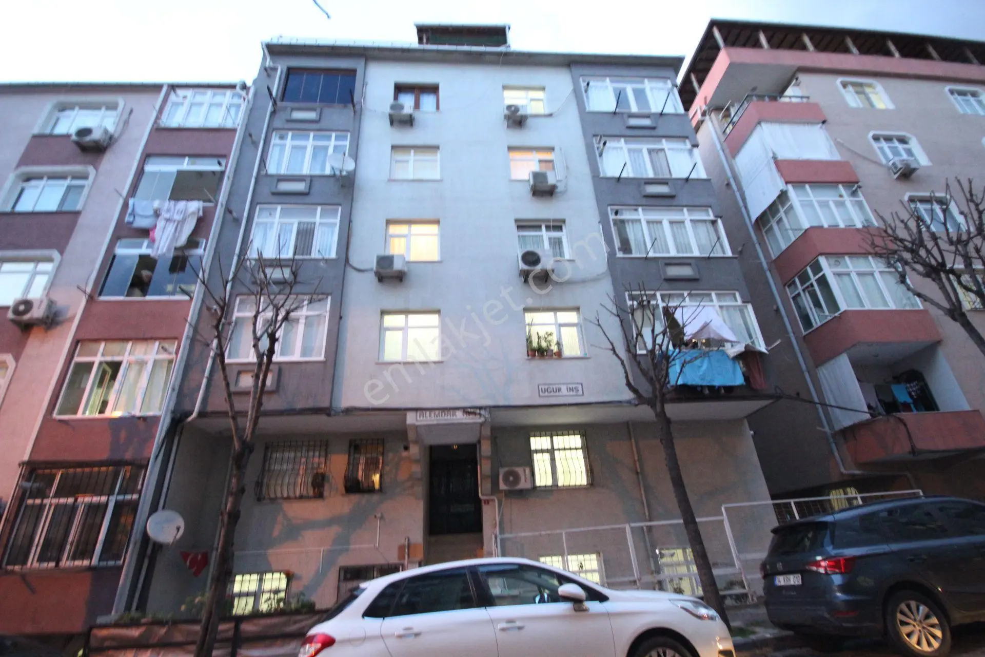 Old City'den Çavuşpaşada 2005 Yapımı 2+1 75m2 Kiracılı Bahçekatı Lüx Daire.