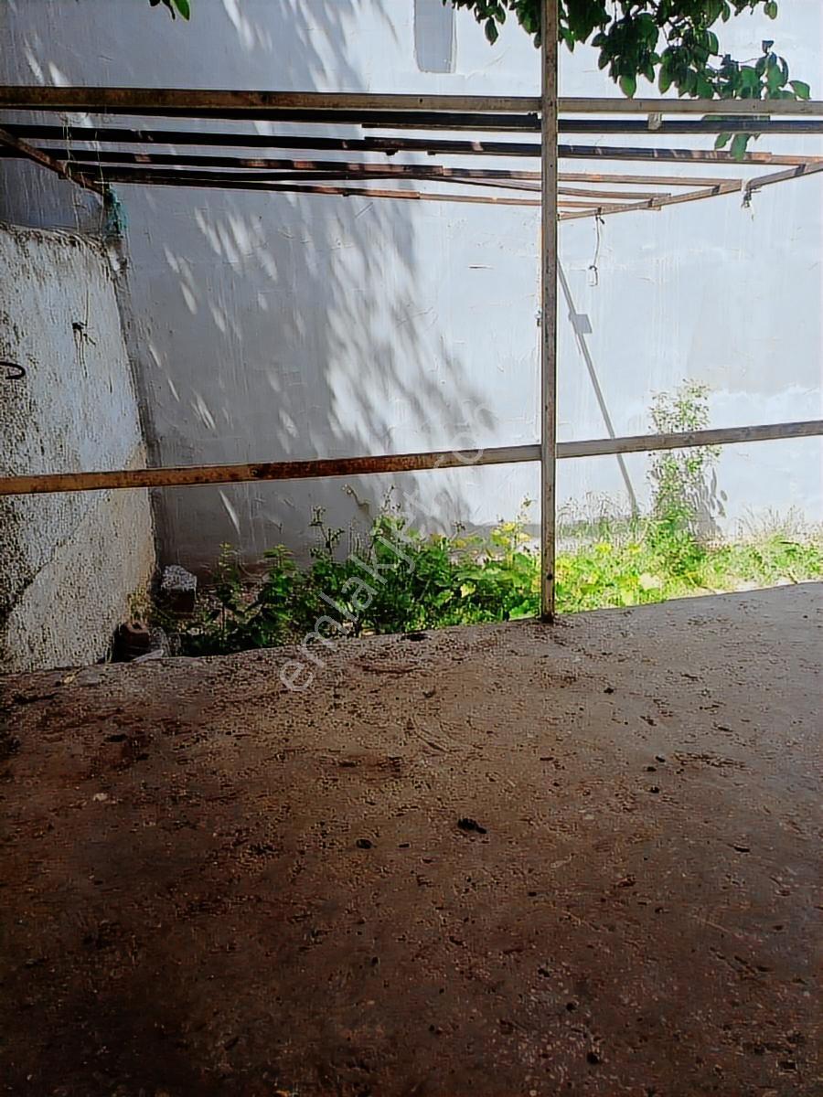 Çarşı Merkezde Satılık Müstakil Bakımlı Tadilatlı Bahçeli Ev - Görsel 22
