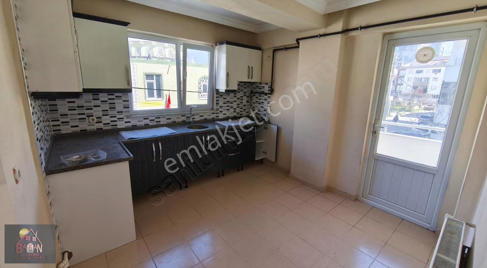 Lapseki Merkez'de Kiralık 2+1 Geniş Ve Ferah Daire! - Görsel 3