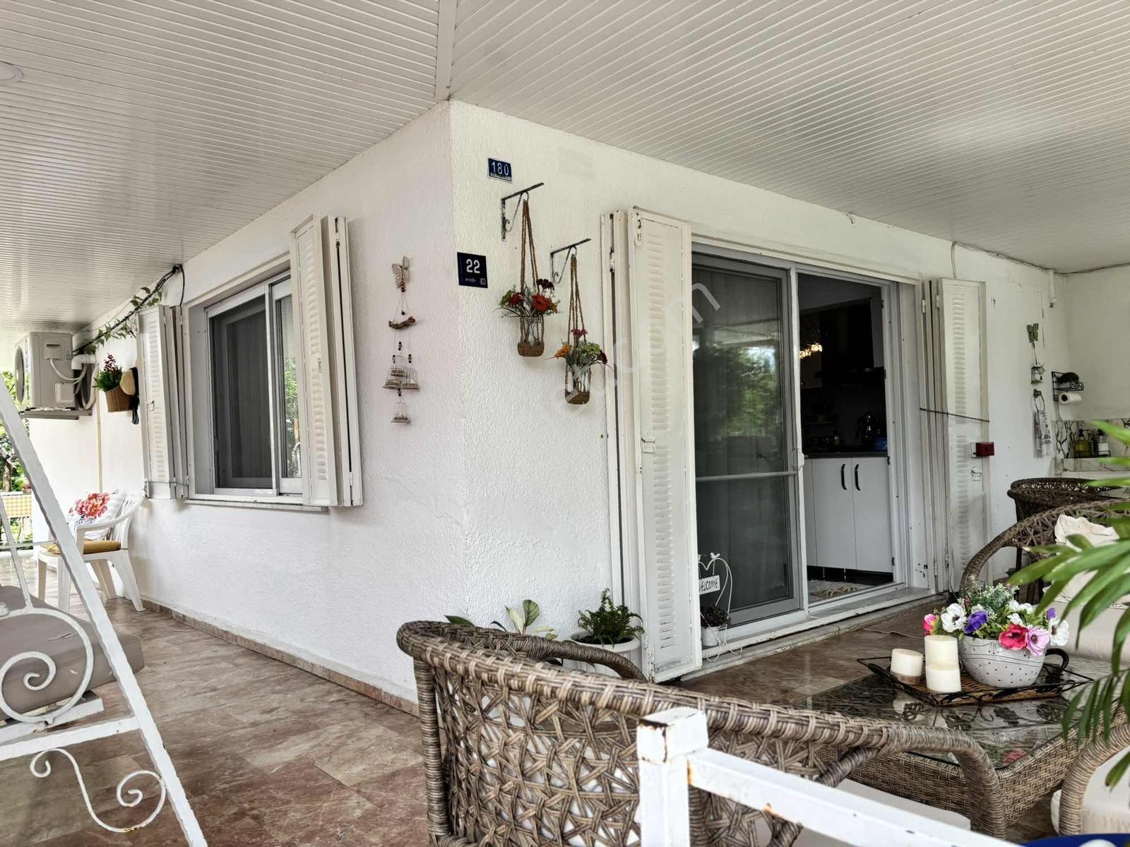 Kuşadası Nazilli Sitesinde Geniş Bahçeli Bakımlı Yazlık - Görsel 16