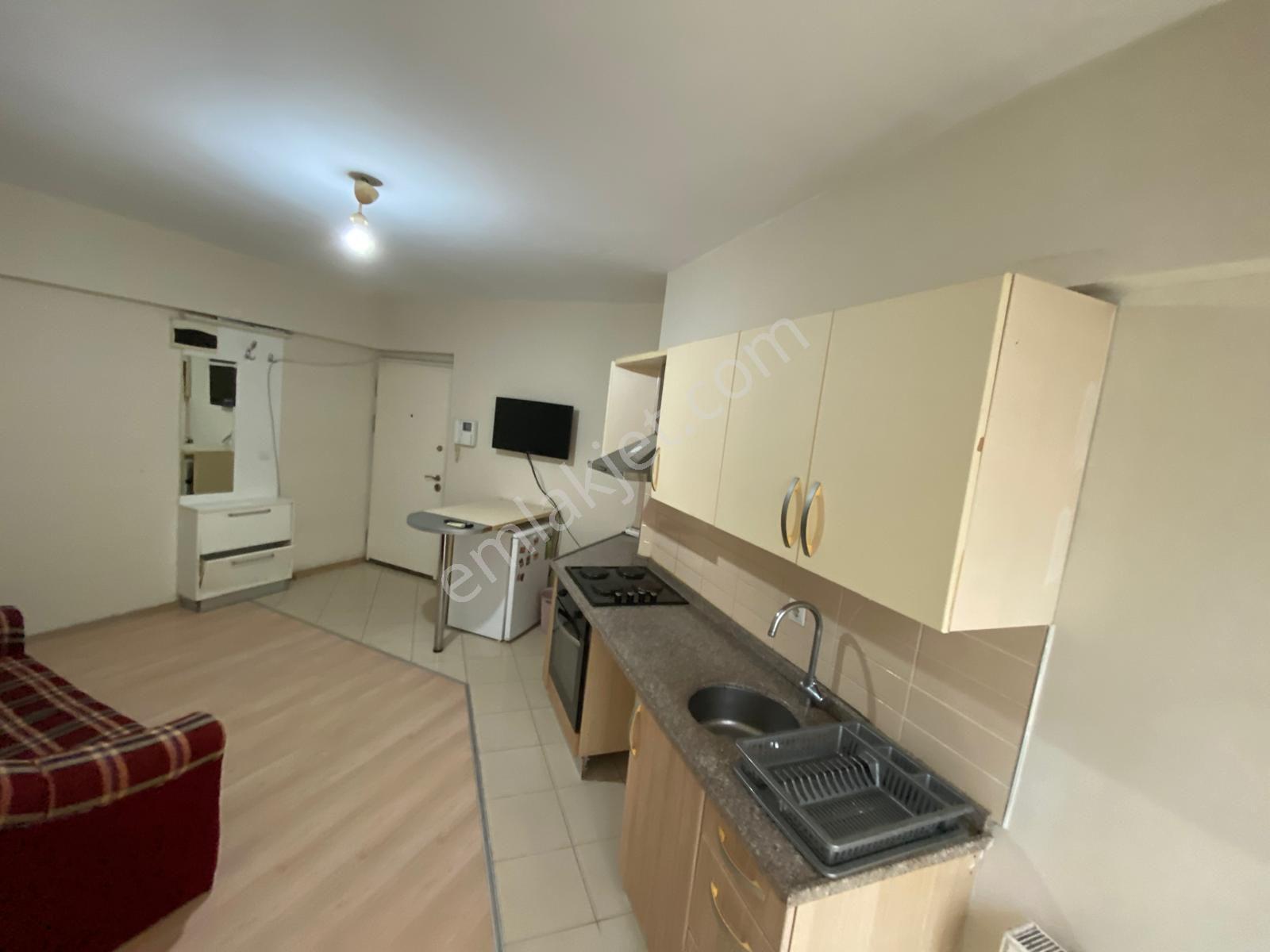 Metrobüse Yakın Cumhuriyet Mahallesi'nde Kiralık 1+1 Full Eşyalı - Görsel 11