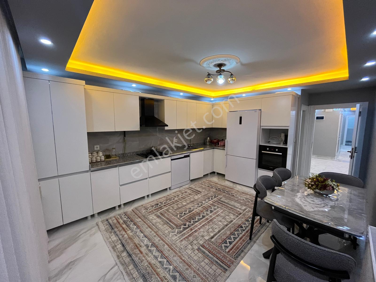 Alipaşa Mahallesinde Satılık Araç Takaslı 4+1 Site İçi Daire - Görsel 4