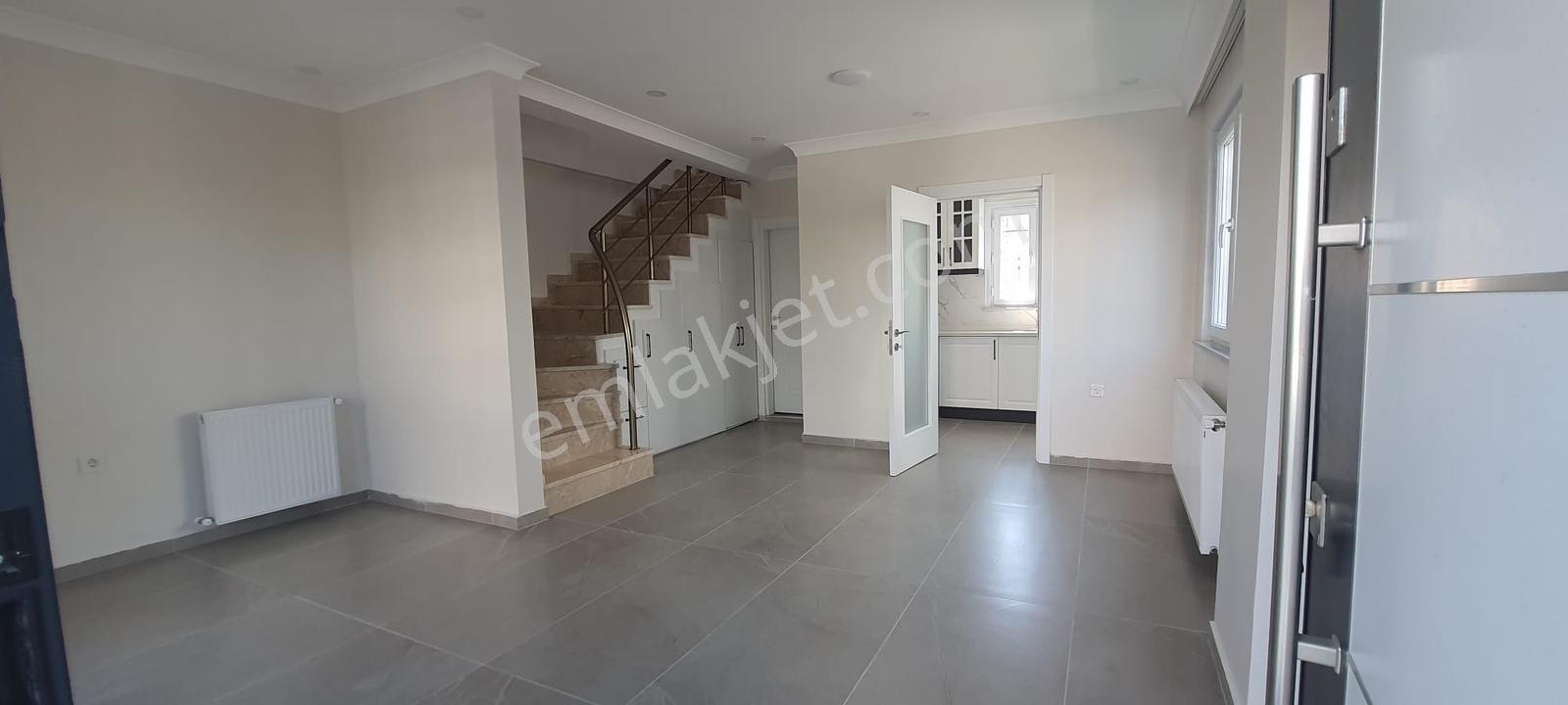 Yeniçiftlik Merkez'de 4+1 Sağlam,düzgün Villa #kartallar'dan# - Görsel 12