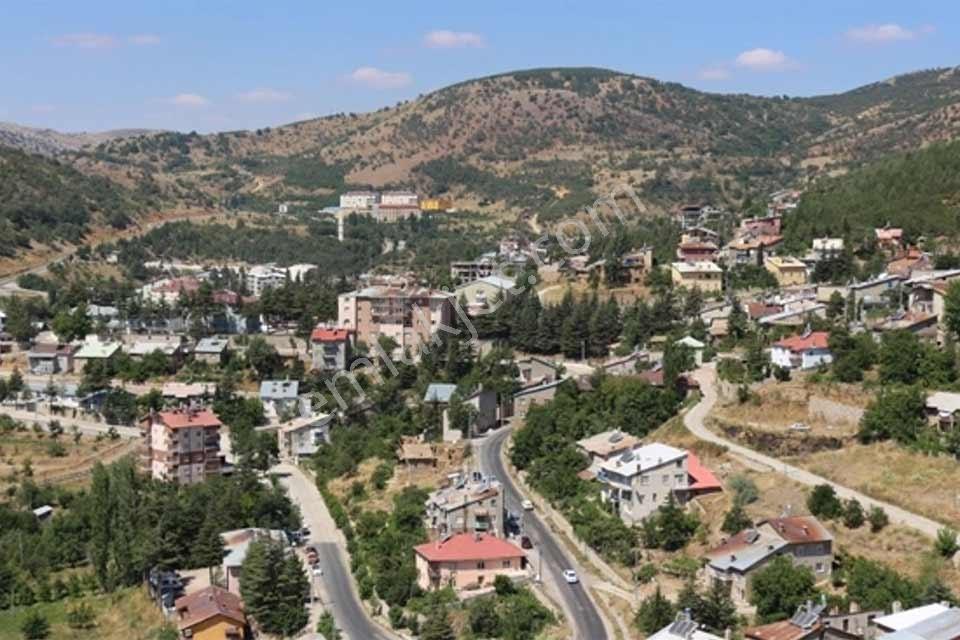 Asfalt Kenarında 4800 Metrekare Arazi Sadece 230 Bin Tl