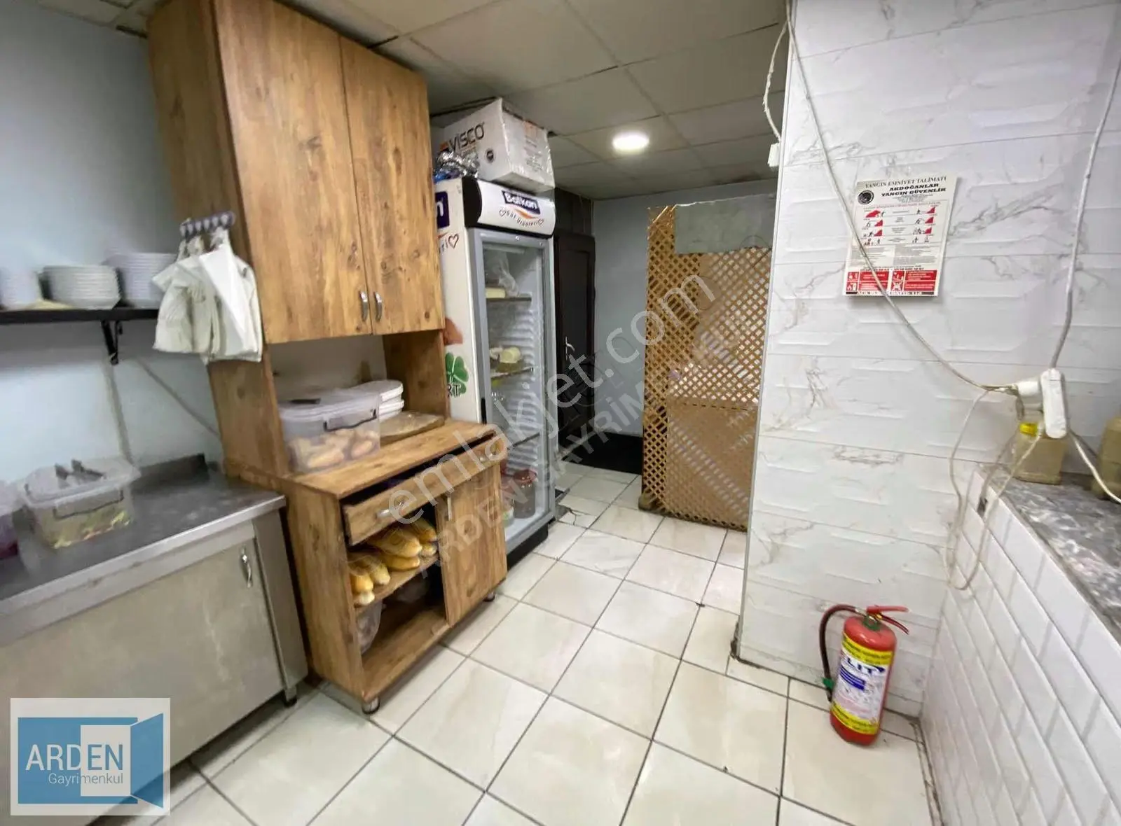 Seferihisar Merkezde Yüksek Kira Getirili Satılık Kiracılı Mülk - Görsel 2
