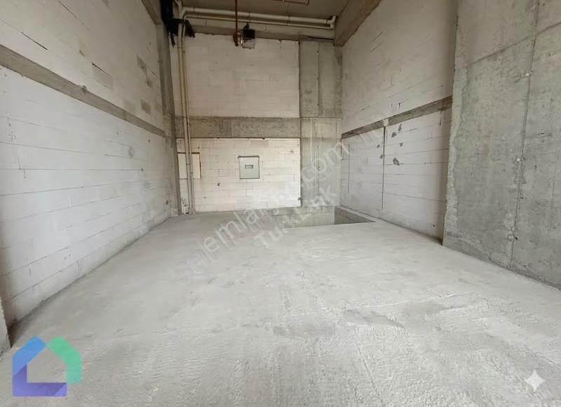 Özyeğin Üniv. Yanı 6m Tavanlı Cafe & Restoranlık 145 M² Kiralık - Görsel 4