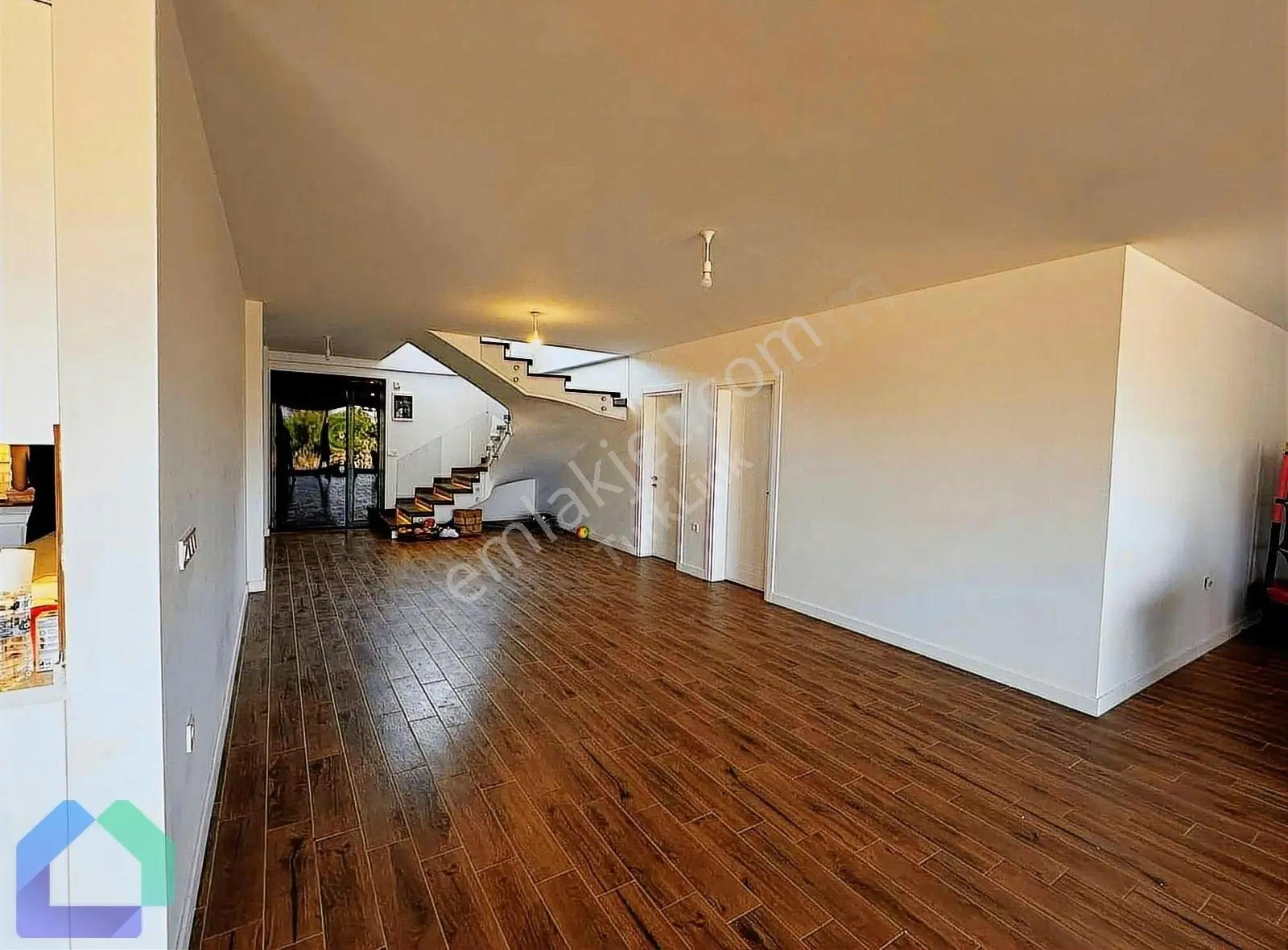 Çok Geniş (420 M2) Fırsat 1000 M2 Bahçeli İskanlı Sıfır Villa - Görsel 5