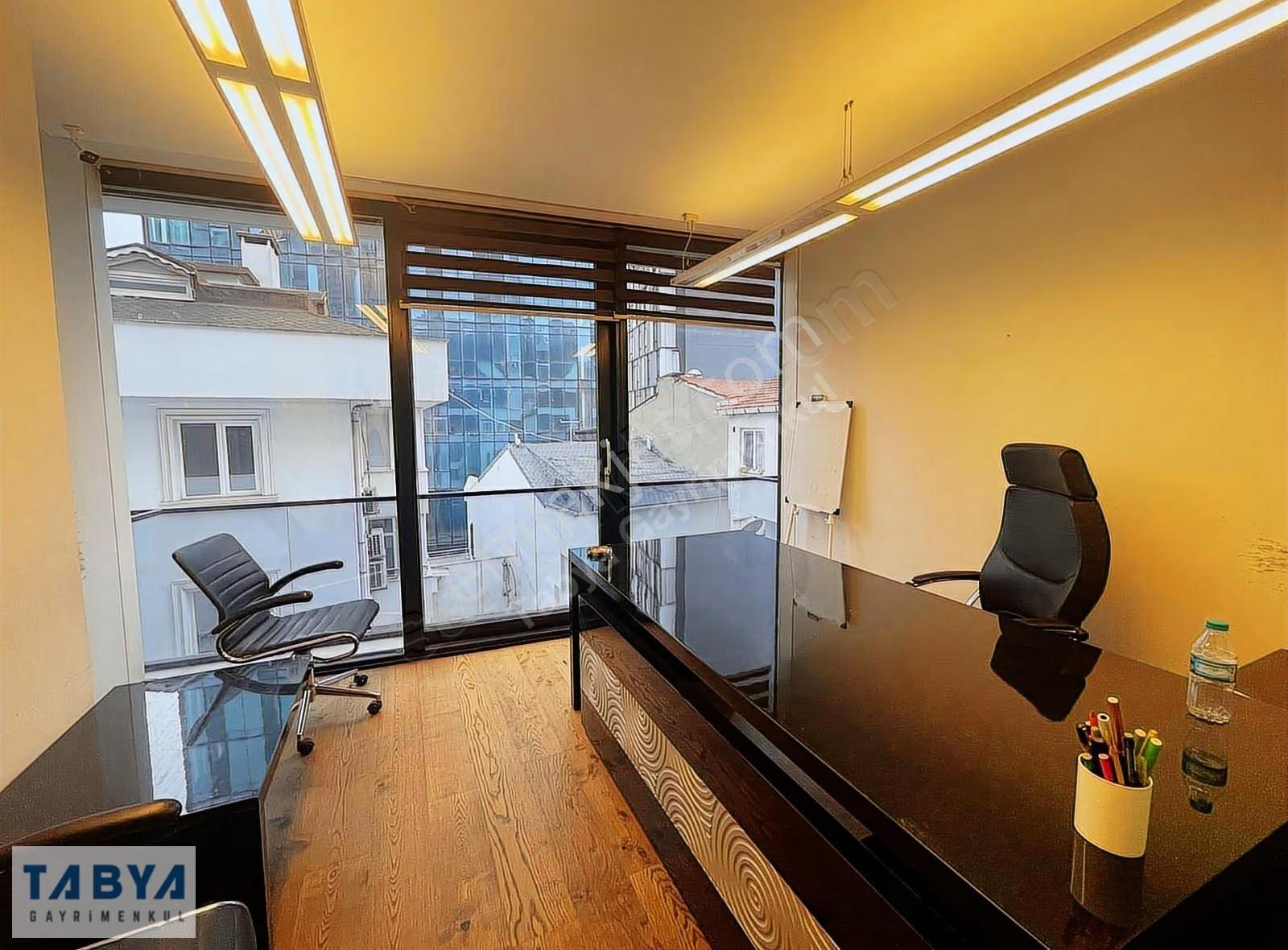 Metro Ve Kanyon Avm'ye Çok Yakın Geniş Eşyalı Lüks Ofis - Görsel 35