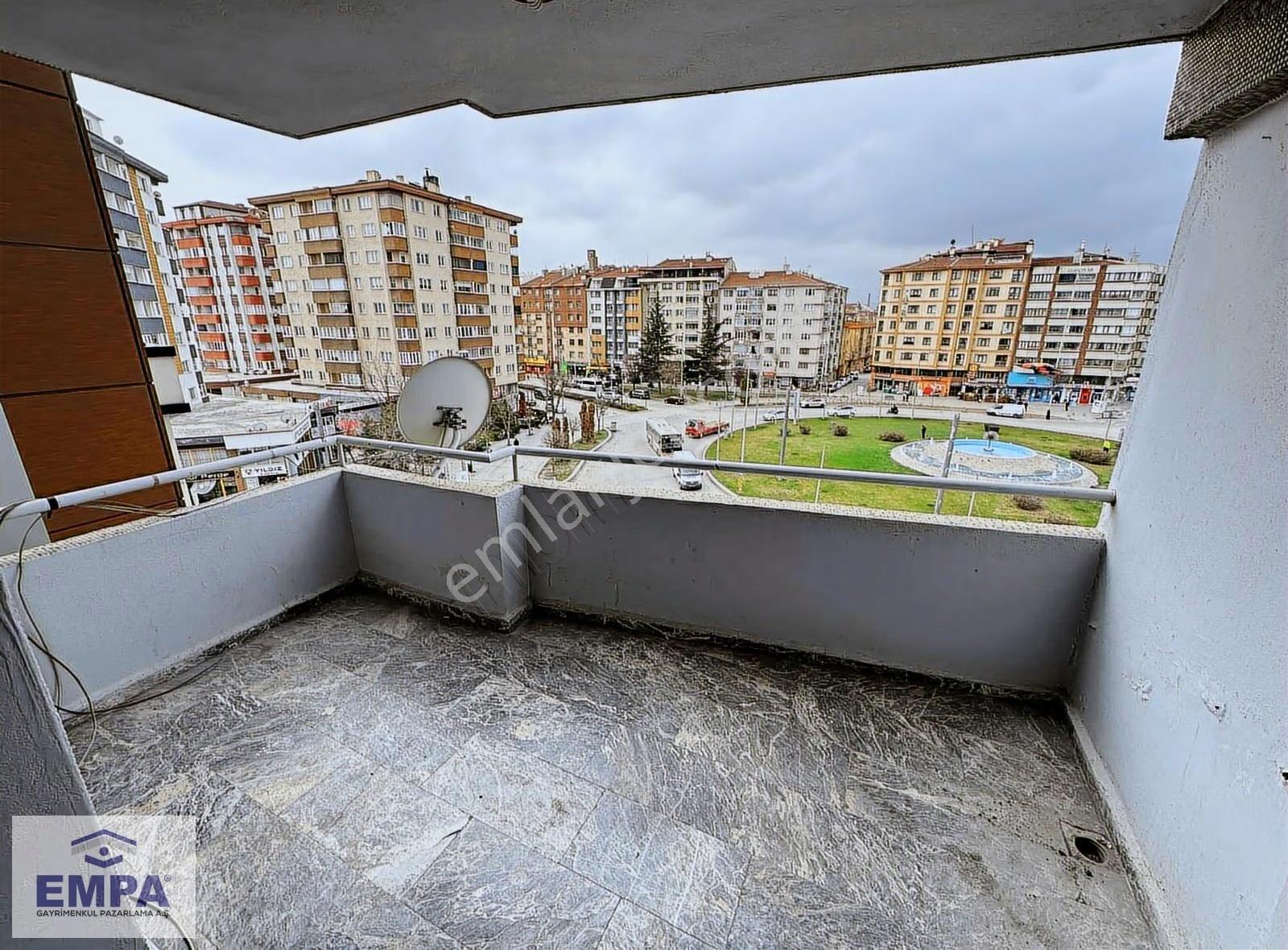 Empa'dan Sıhhiye Kavşağı Manzaralı 3+1 140m² Bakımlı Kiralık - Görsel 22