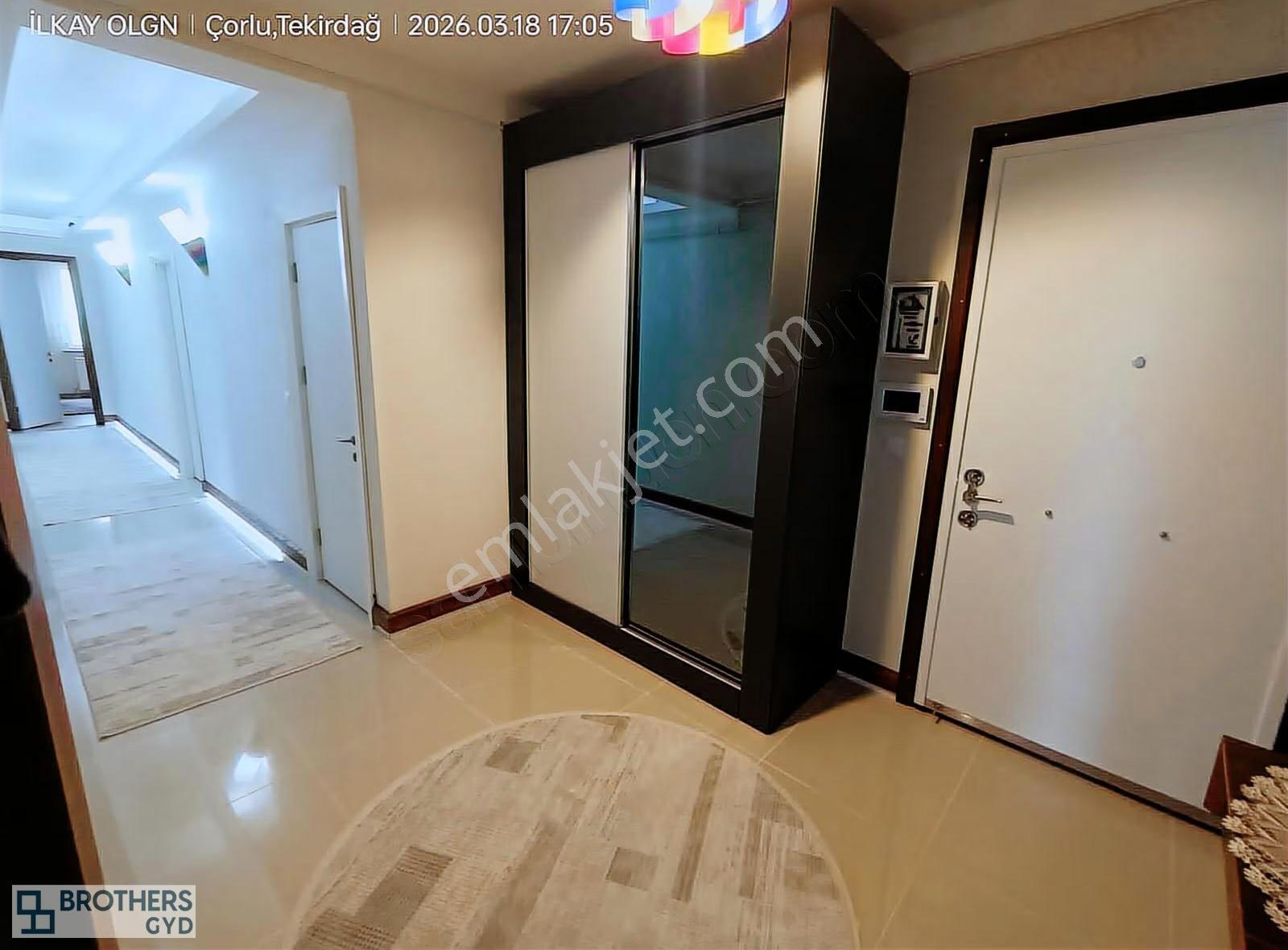 Brothersdan Hürriyet Mah.190m2 3+1 Arakat İskanlı Satılık Daire - Görsel 24