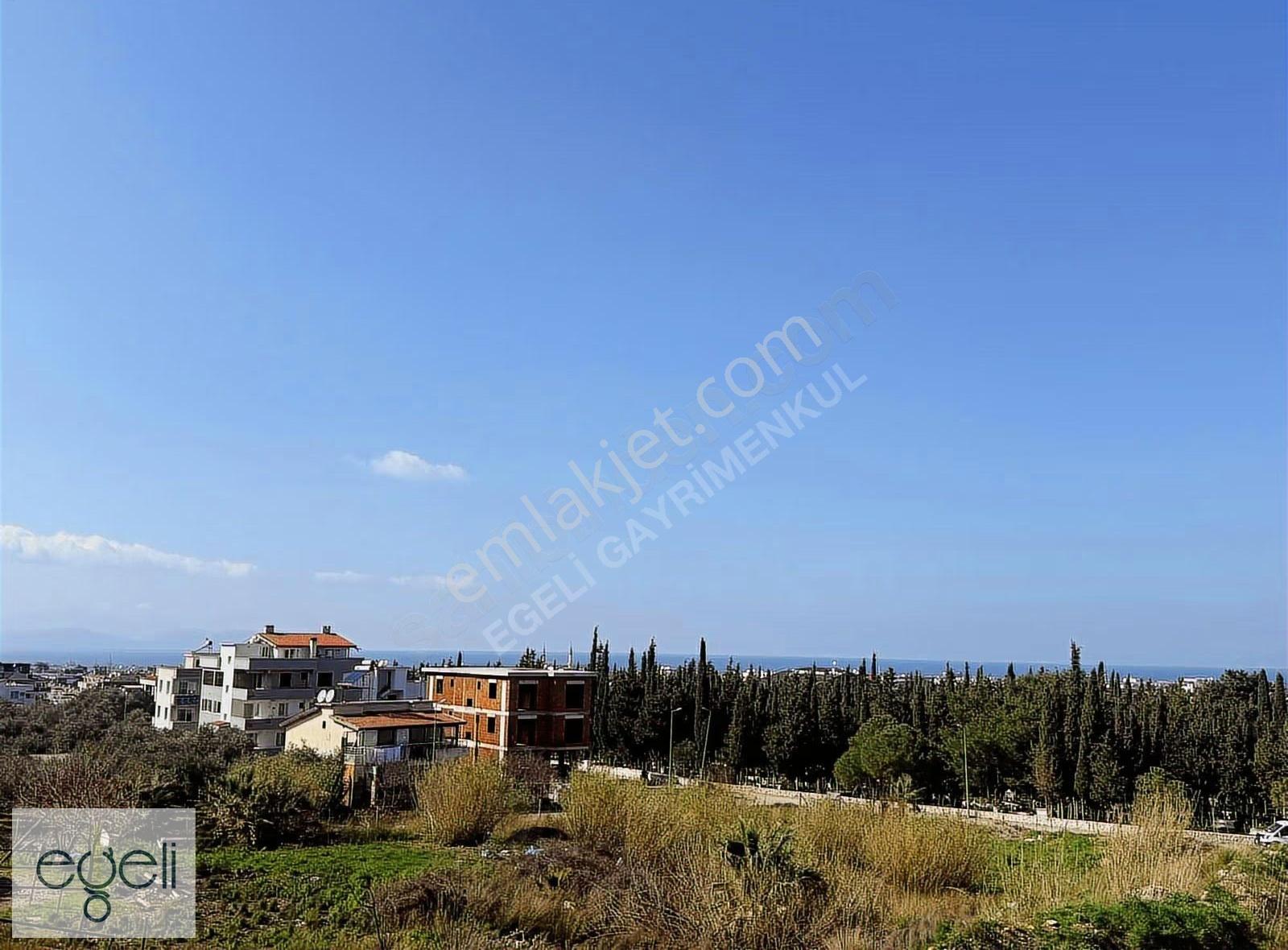 Kuşadası Davutlarda Havuzlu Site Yeni 2+1 Daire Deniz Manzaralı