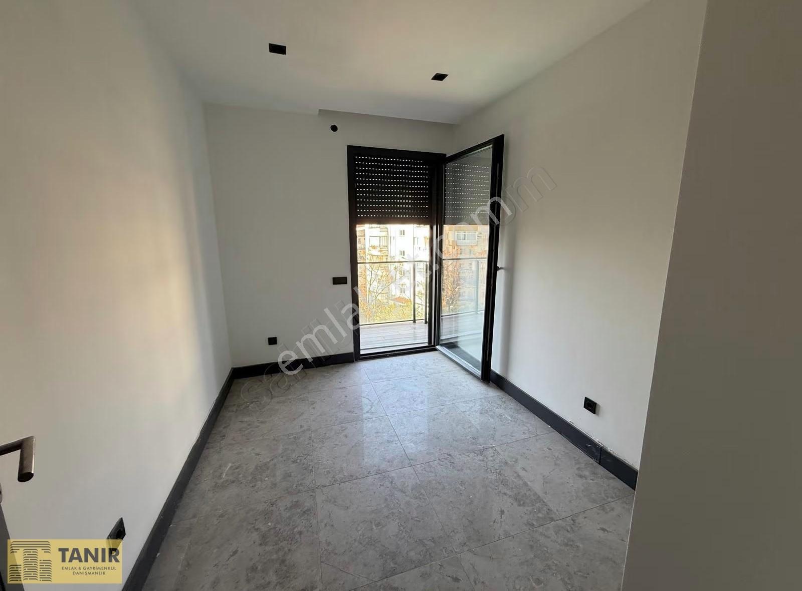 Kuşadası Marina Mevkiinde Site Icerısınde 5+1 Kiralık Daire - Görsel 2