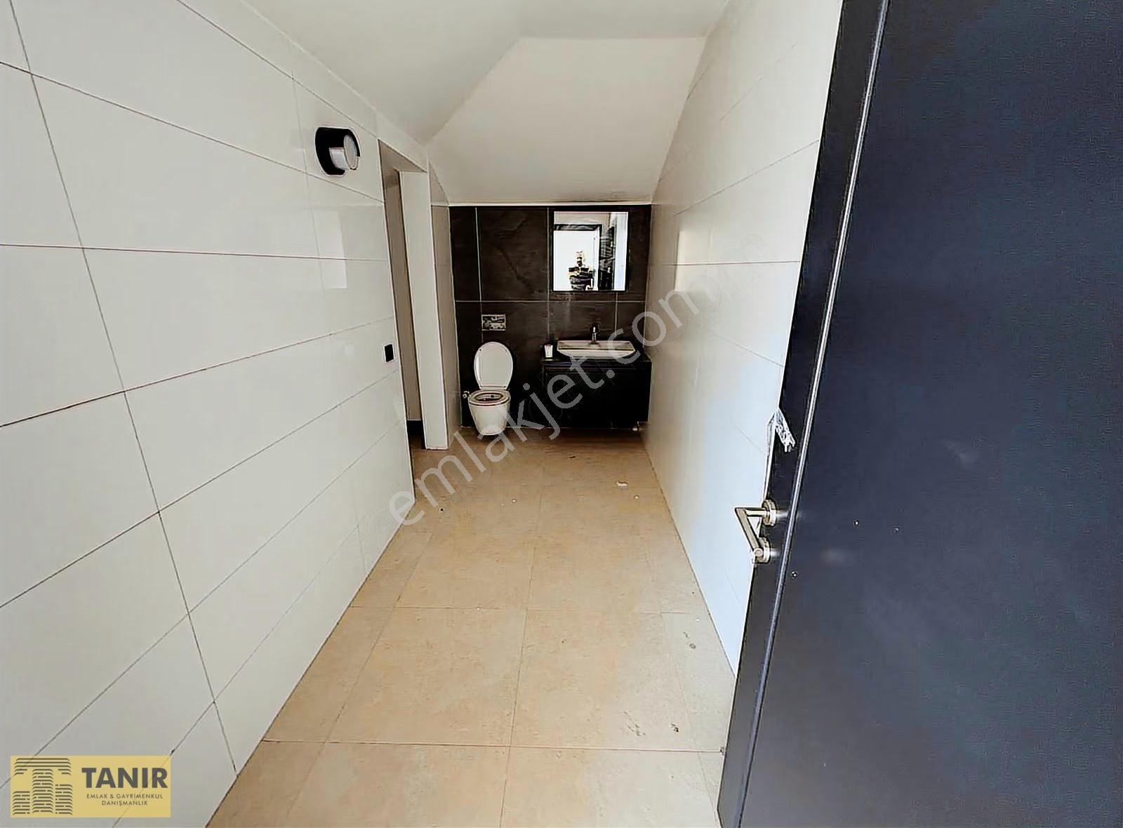 Kuşadası Marina Mevkiinde Site Icerısınde 5+1 Kiralık Daire