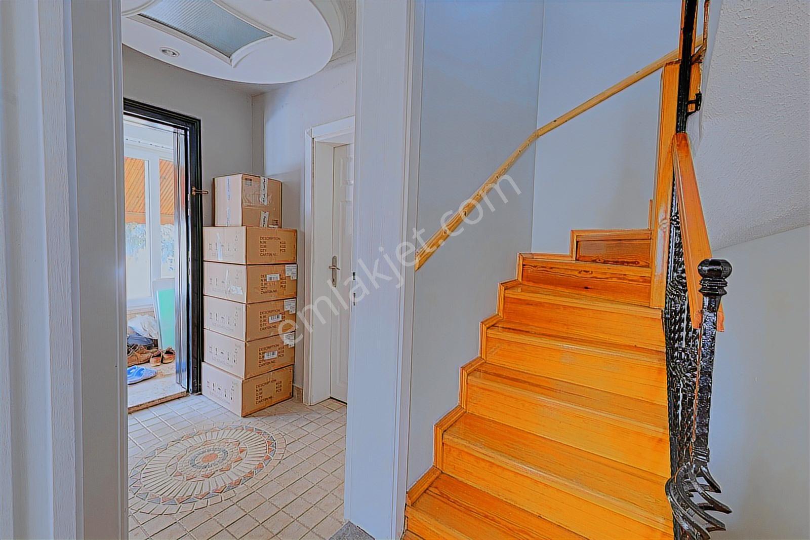 Remax Advantage'de Bahçeli Konforlu 3+1 Kiralık Villa - Görsel 23