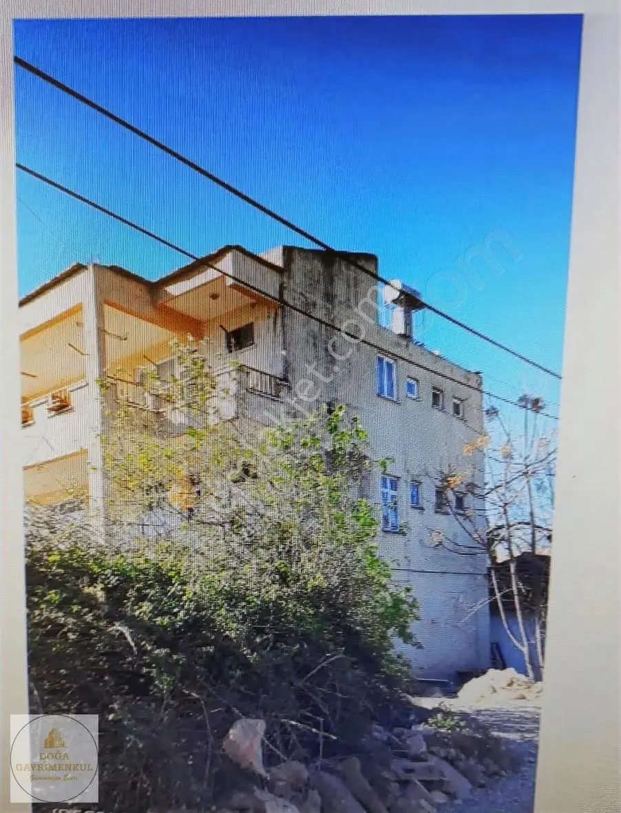 Serik Çakallık Mahallesinde Satılık 2 Katlı Ev Ve Arsası