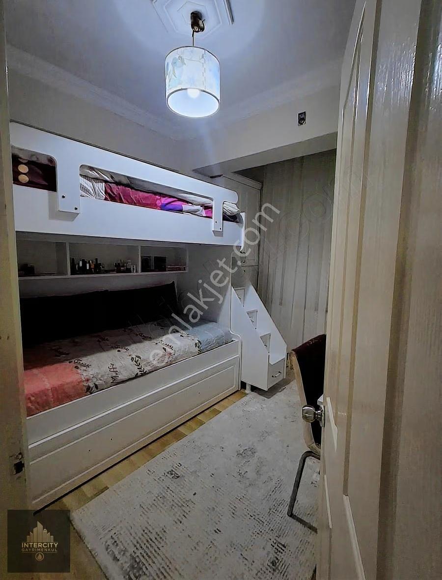 Esenyurt Bağlarçeşme'de Ara Katta Ve Bakımlı 2+1 Satılık Daire - Görsel 3