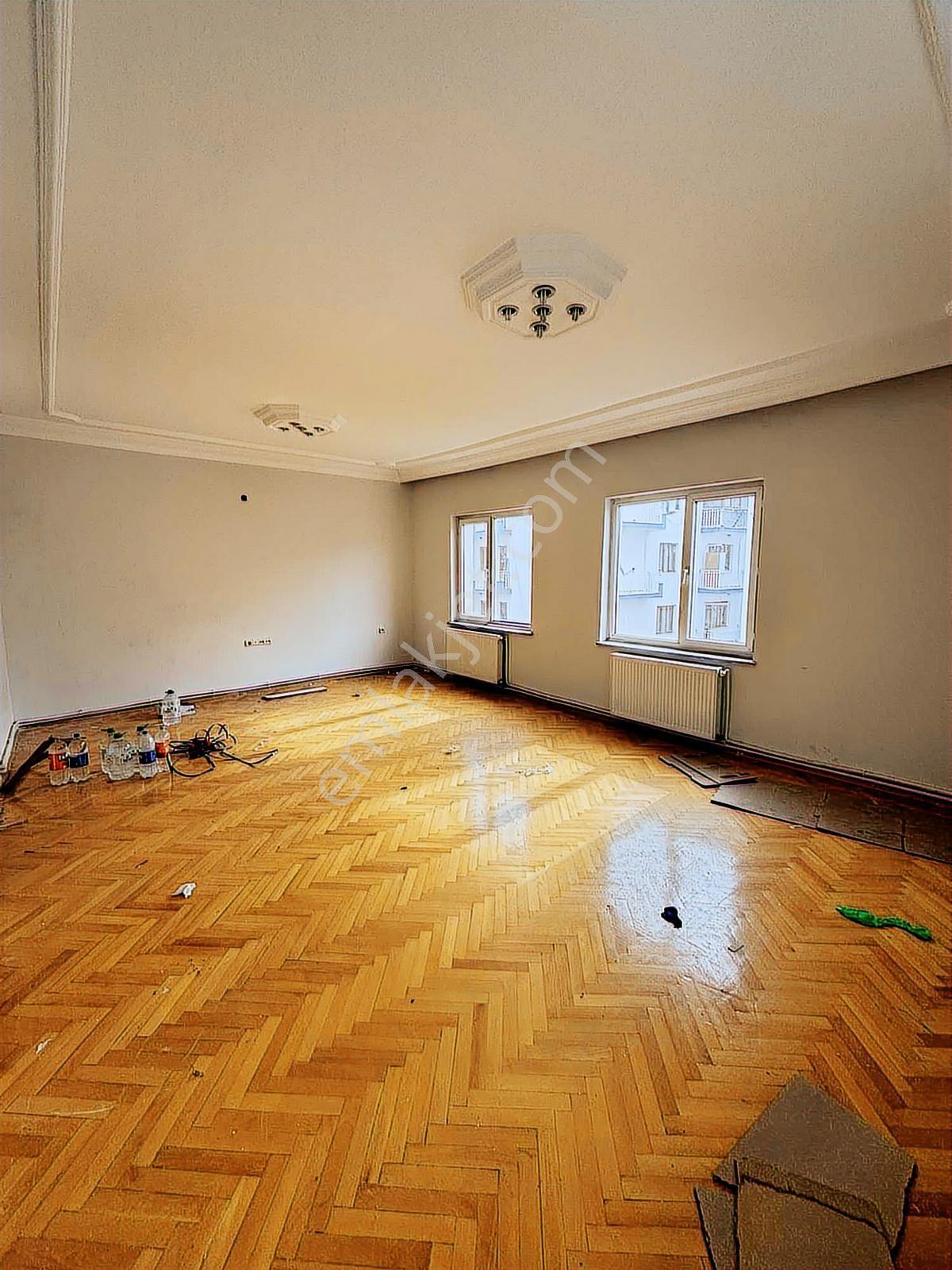 Vali Konağında Çift Cephe 3+1 Kiralık Daire - Görsel 9