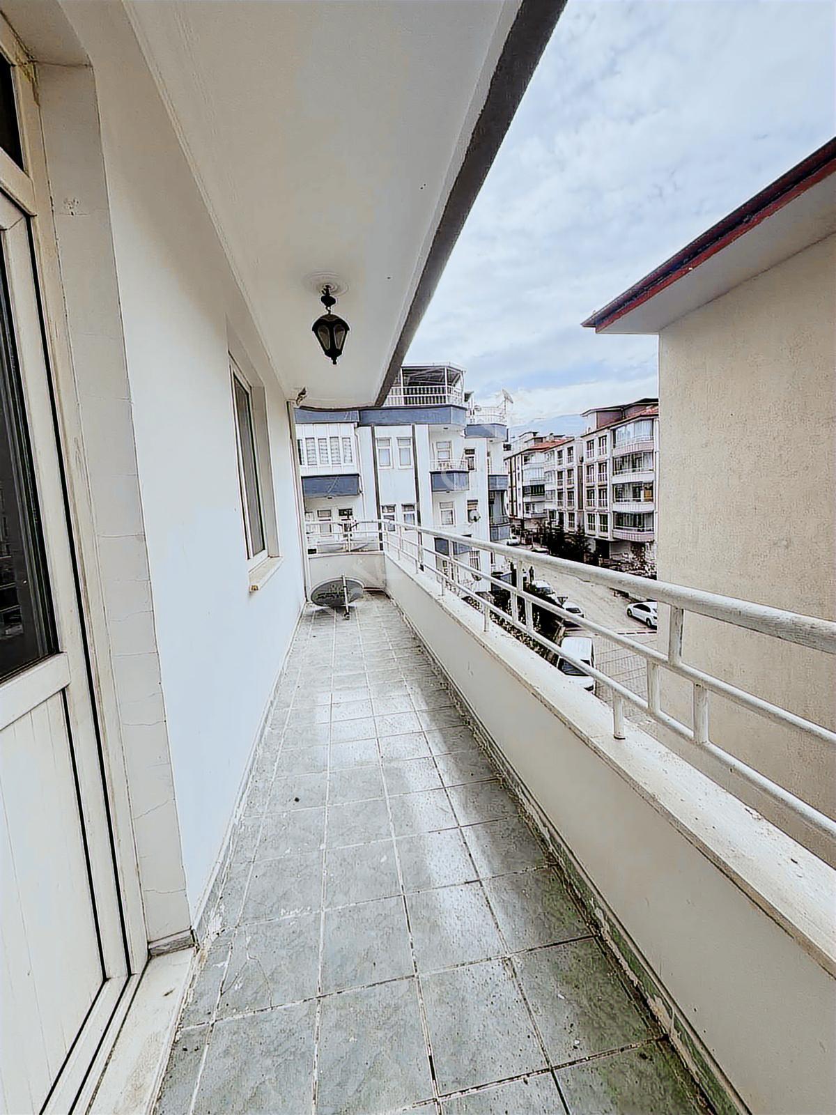 Vali Konağında Çift Cephe 3+1 Kiralık Daire - Görsel 2