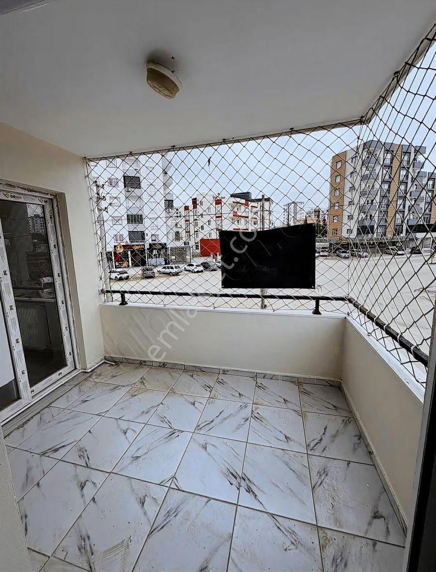 Evin'den Orhangazi Mah Teras Katlı Kiralık 3+1 Açık Mutfak