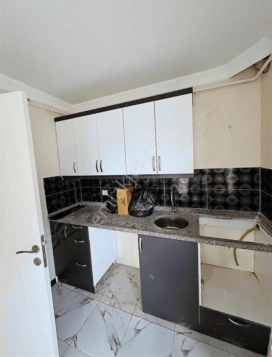 Evin'den Orhangazi Mah Teras Katlı Kiralık 3+1 Açık Mutfak - Görsel 3