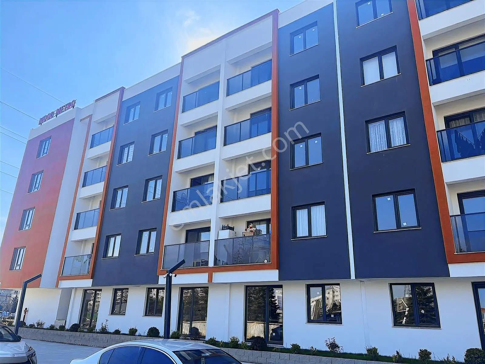Törekent Mood Metro Sitesi Kapalı Otoparklı 1+1 Satılık Daire