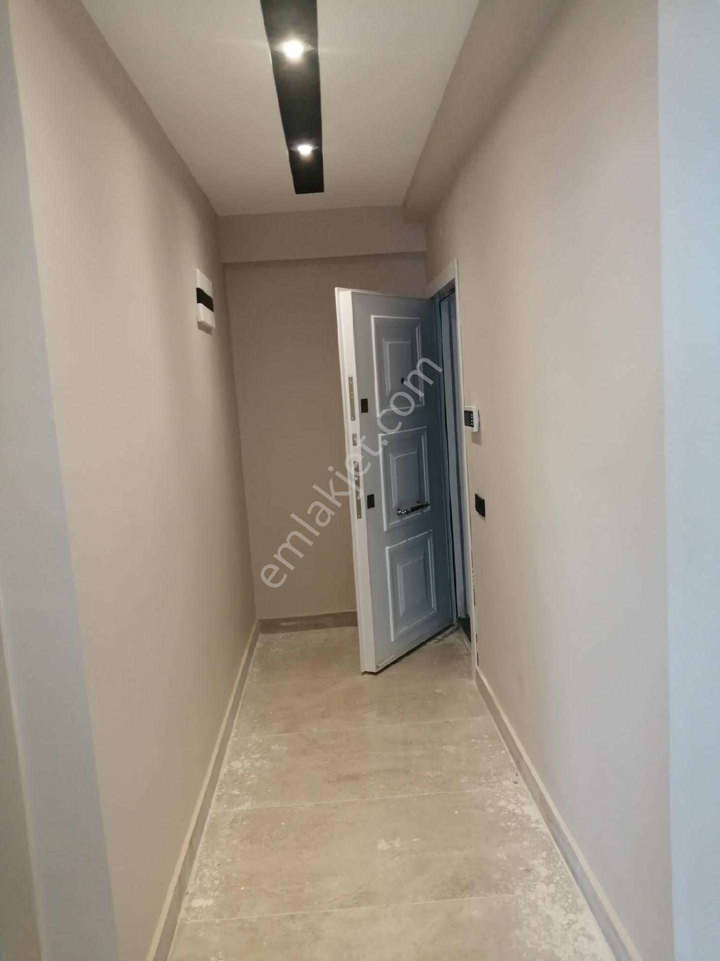 Erdemli Merkez Mahallesi'nde Kiralık 1+1 Ofis