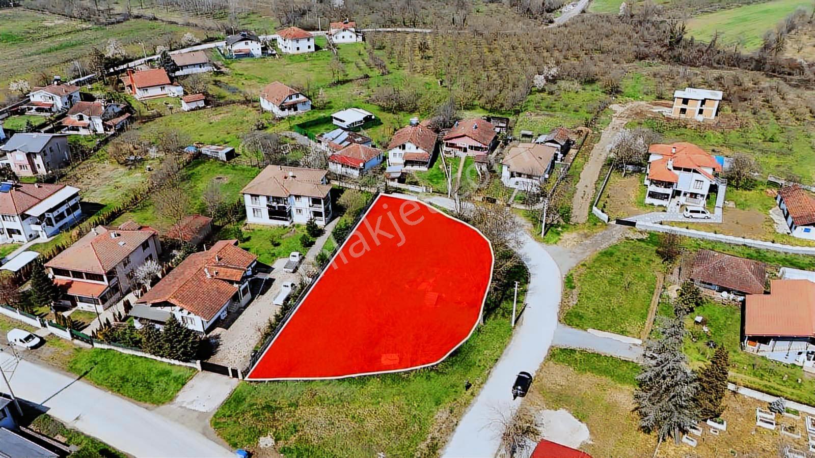 Ruşen Aydın Gyd'dan Düzce Gümüşpınar 'da Satılık Köşebaşı Arsa