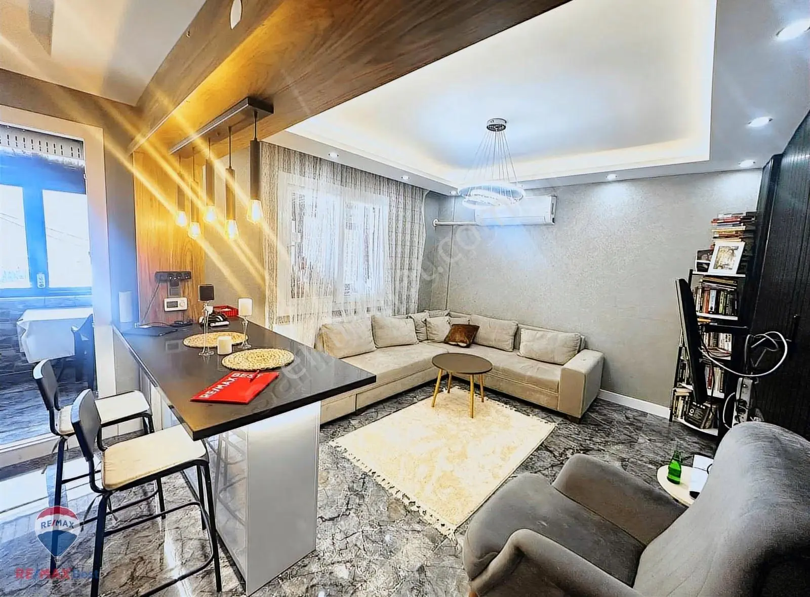 60 Bornova İnönü Mahallesi'nde Bahçeli ,teraslı Tadilatlı Daire