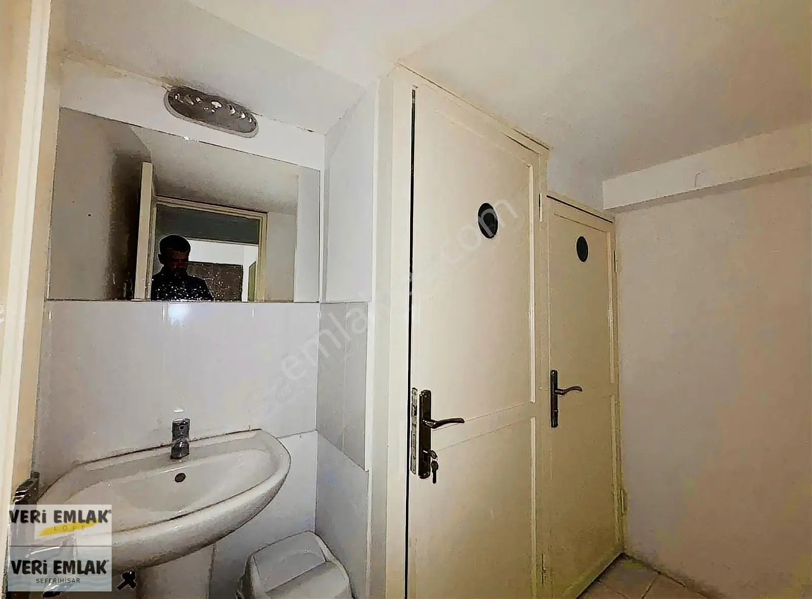 Alsancak Kıbrıs Şehitleri Yakını 1.kat 1+1 110m2 Kiralık İş Yeri - Görsel 9