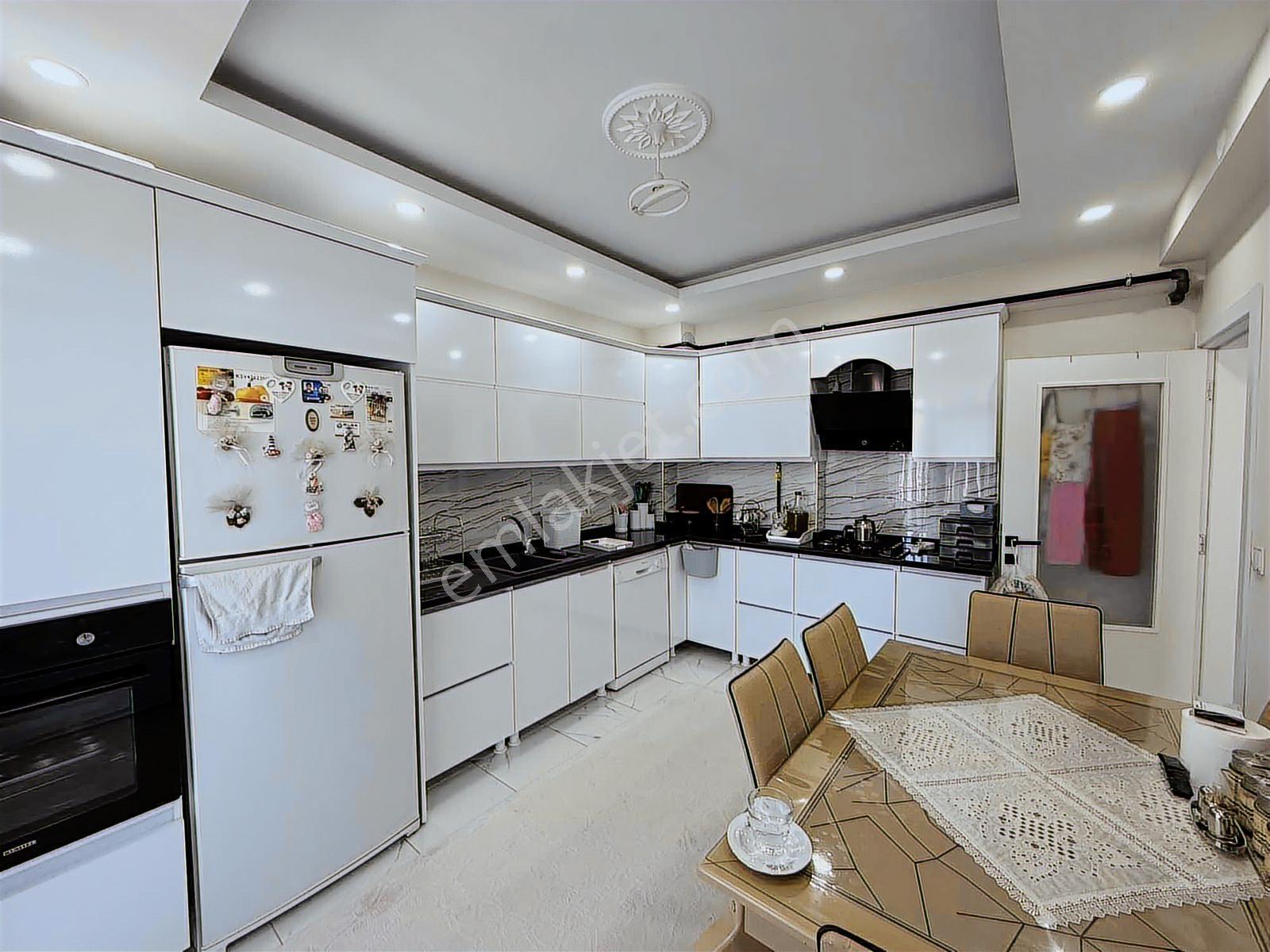 Remax Dem'den Cumhuriyet Mah Ön Cephe 3+1 Daire - Görsel 13