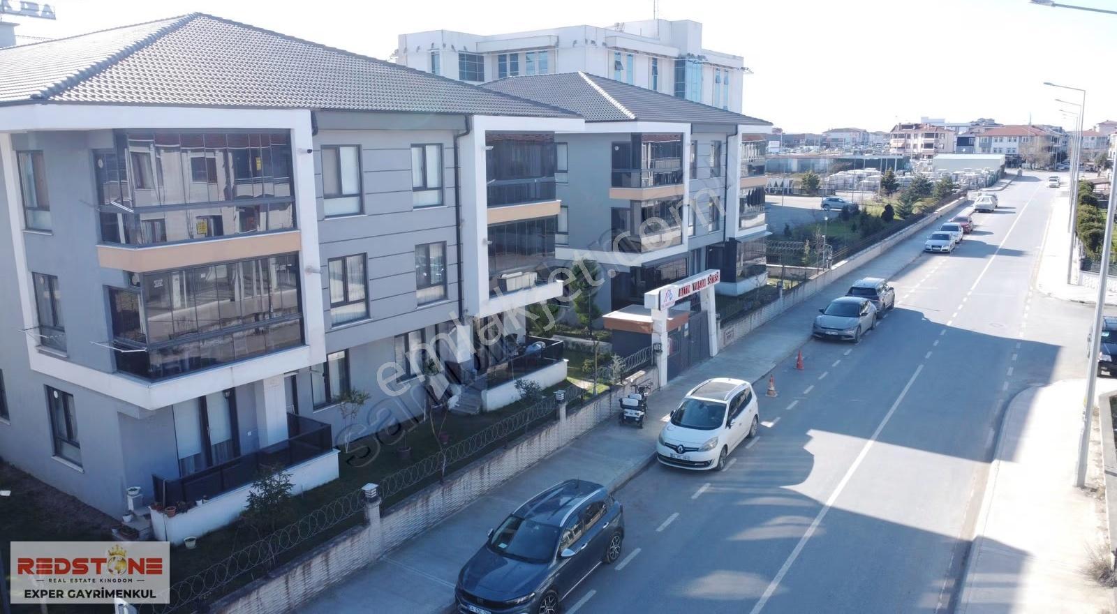 Karasu'da Havuzlu Sitede Satılık Eşyalı 2+1 Ara Kat Lüks Daire - Görsel 12