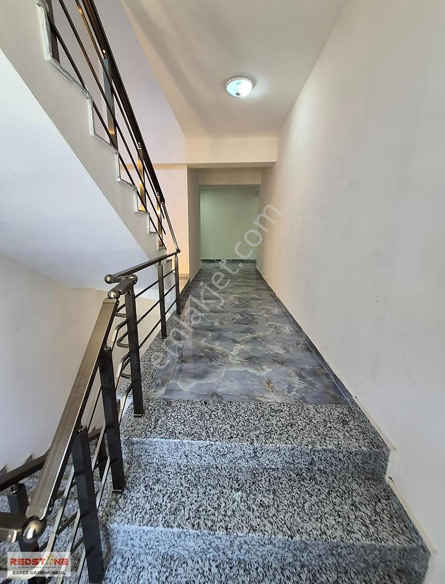 Karasu'da Havuzlu Sitede Satılık Eşyalı 2+1 Ara Kat Lüks Daire