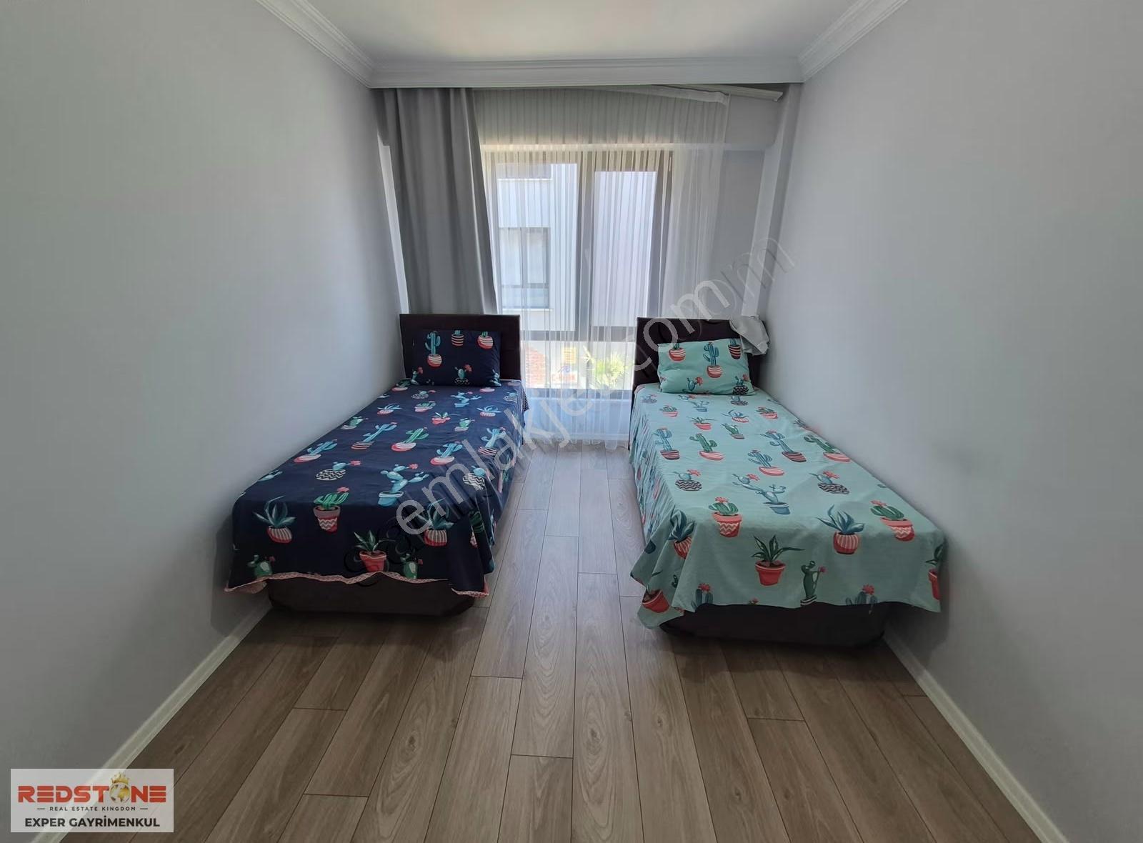 Karasu'da Havuzlu Sitede Satılık Eşyalı 2+1 Ara Kat Lüks Daire - Görsel 3