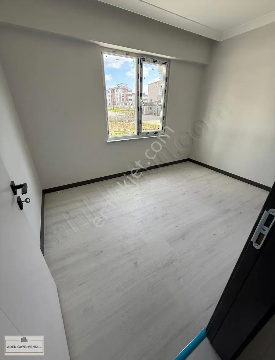 Geniş 2+1 100 M² Yüksek Giriş Kat Lüks Daire
