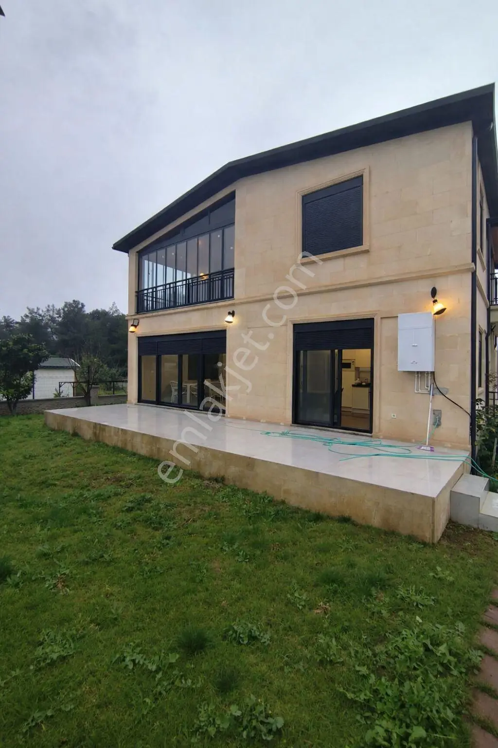 Yeşilbayır’da Doğa İçinde Malikane Konseptinde 6+1 Lüks Dublex Villa Yerden Isıtmalı Sıfır Eşyalı