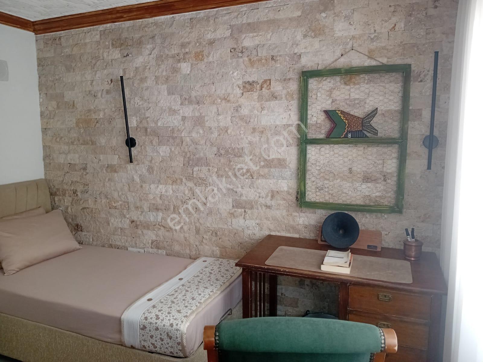 Ayvalık Merkezde Tarihin Kalbinde Kiralık 2,5+1 Müstakil Ev - Görsel 12