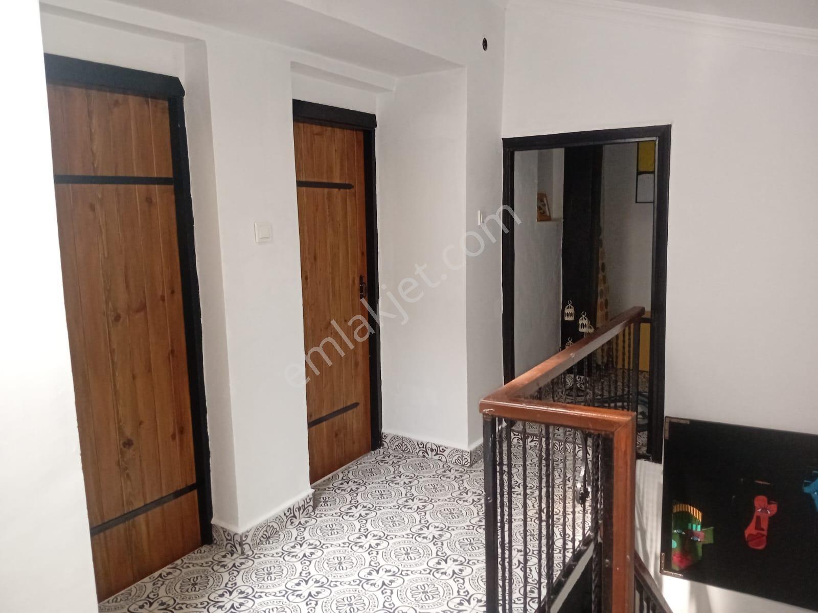 Ayvalık Merkezde Tarihin Kalbinde Kiralık 2,5+1 Müstakil Ev - Görsel 14