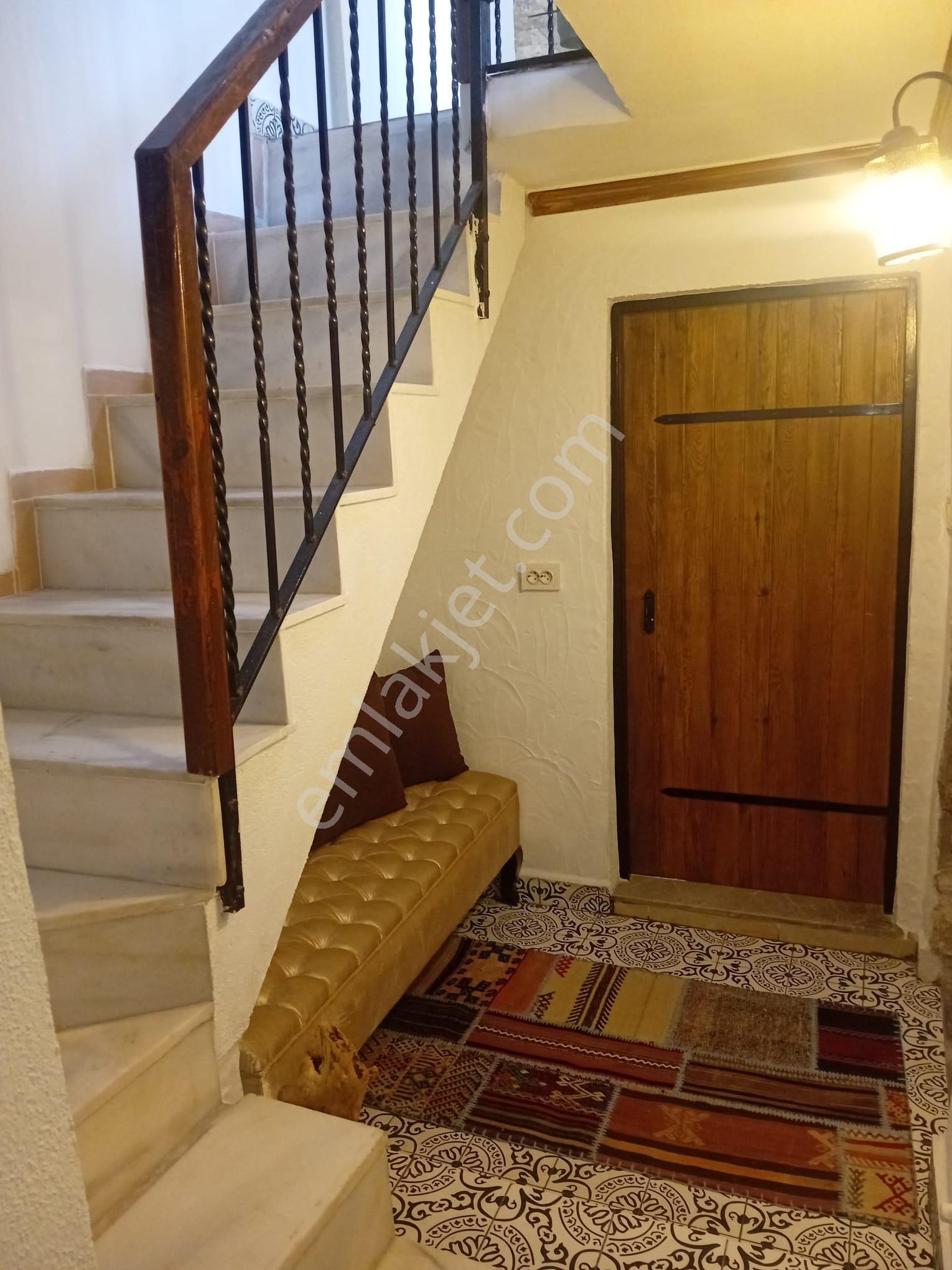 Ayvalık Merkezde Tarihin Kalbinde Kiralık 2,5+1 Müstakil Ev - Görsel 33