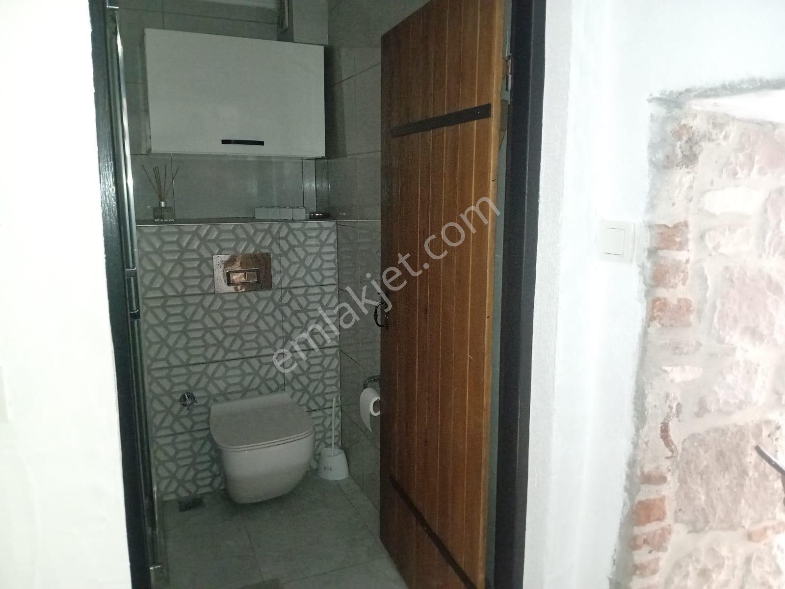 Ayvalık Merkezde Tarihin Kalbinde Kiralık 2,5+1 Müstakil Ev - Görsel 10