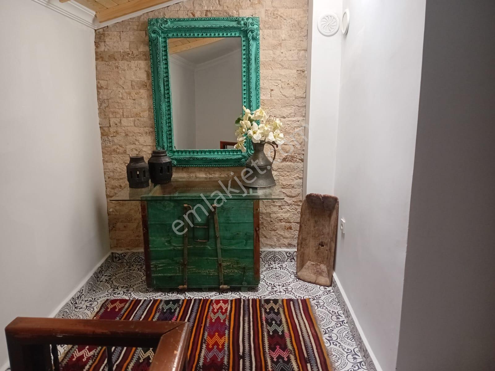 Ayvalık Merkezde Tarihin Kalbinde Kiralık 2,5+1 Müstakil Ev - Görsel 15