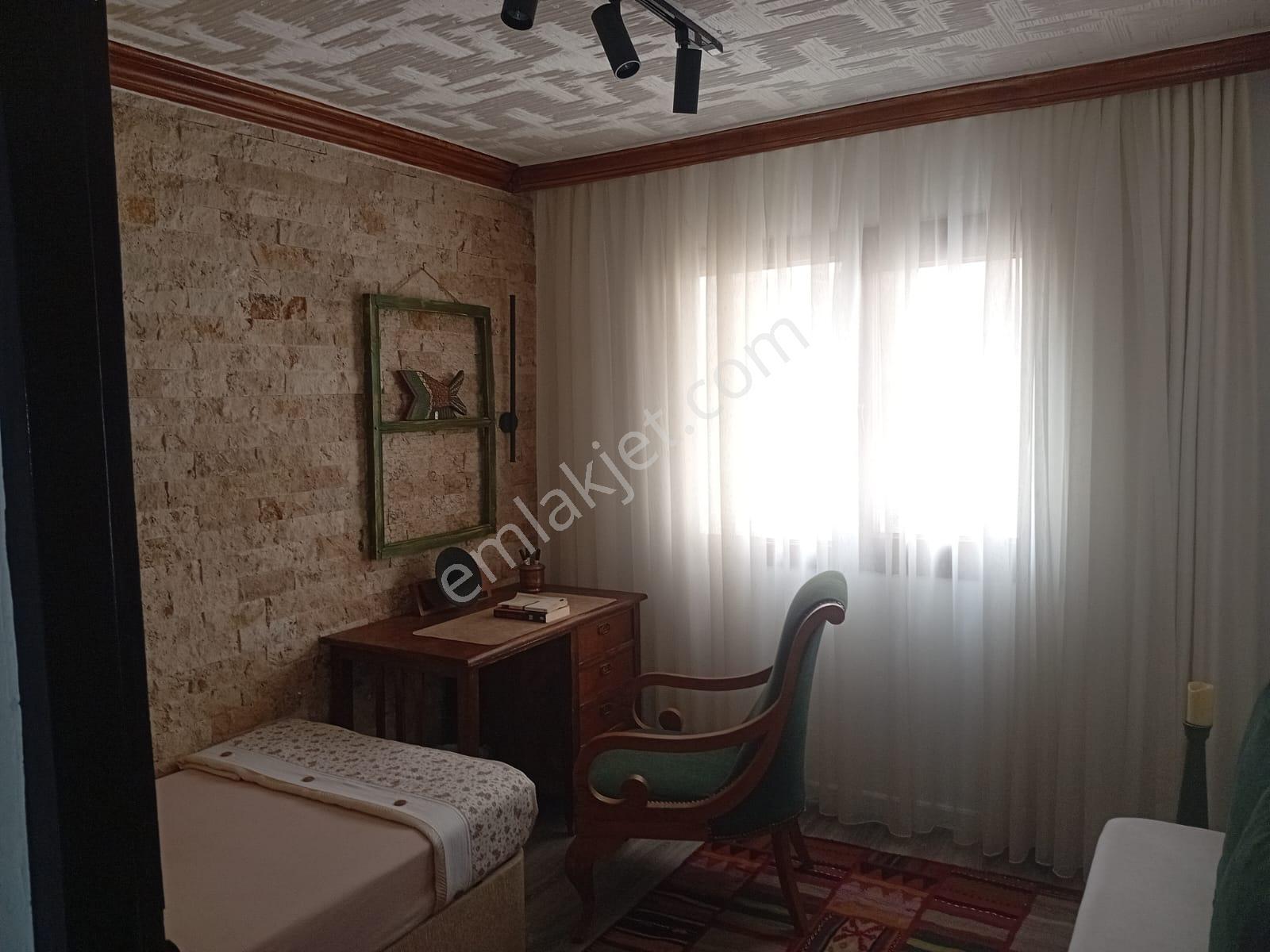 Ayvalık Merkezde Tarihin Kalbinde Kiralık 2,5+1 Müstakil Ev - Görsel 11
