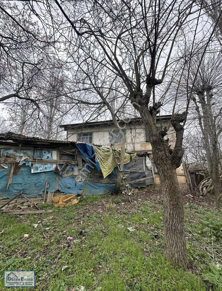 Geyve Çay Mah. 2 Katlı Kerpiç Ev Ve 1.282m2 İmarlı Arsası - Görsel 15