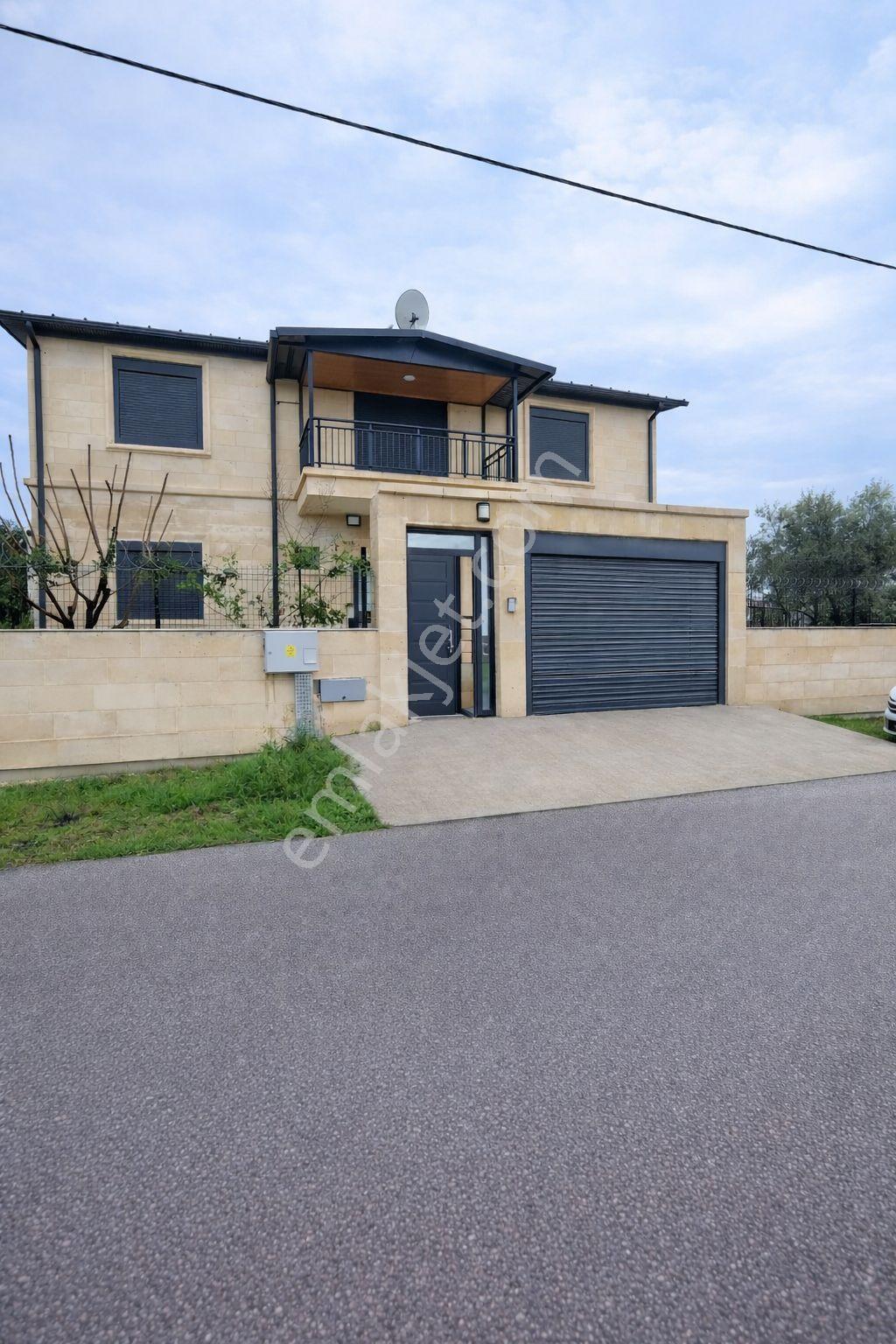 Yeşilbayır’da Doğa İçinde 6+1 Lüks Dublex Kiralık Villa Yerden Isıtmalı Sıfır Ultra Lüks Eşyalı - Görsel 2